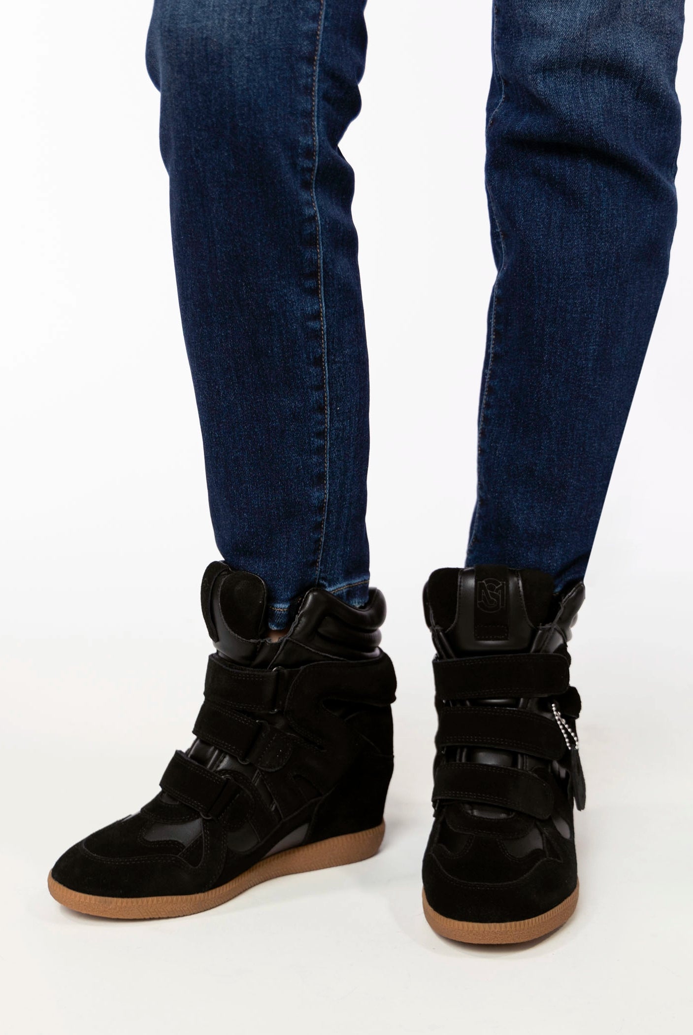 swatch_Black Suede mavis sneaker