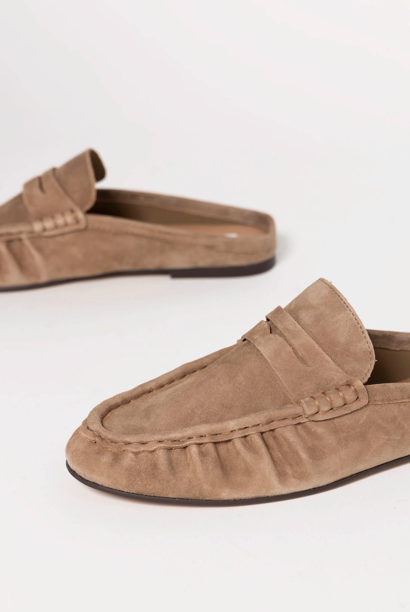 swatch_Taupe Suede rafe loafer steve madden