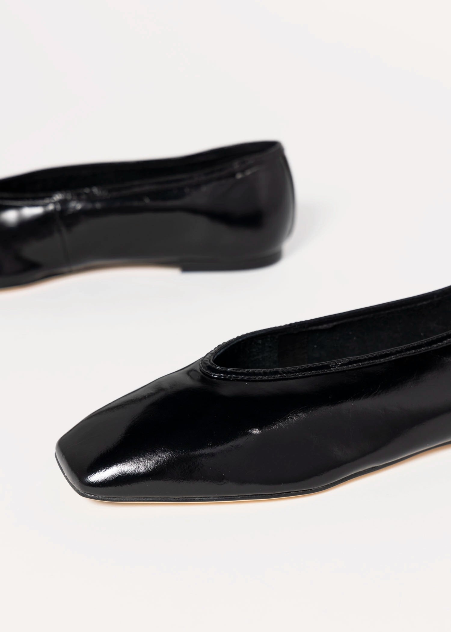 swatch_Patent Black bianca leather flat flat shoes