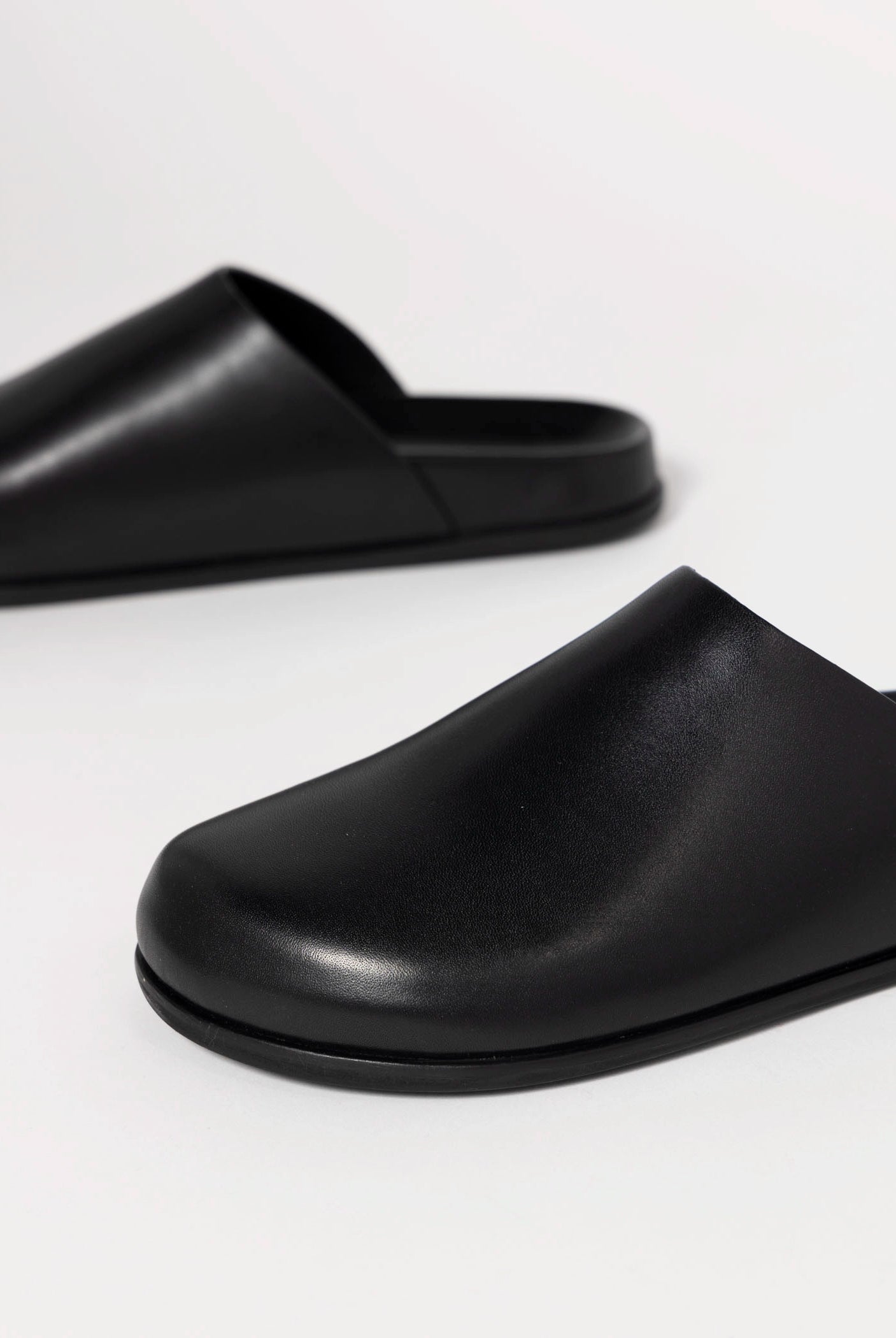 swatch_Black intentionally blank agatha leather clog