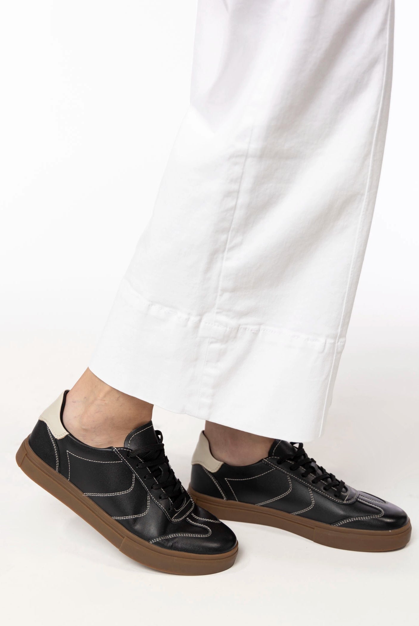 swatch_Black vagabond cody sneakers