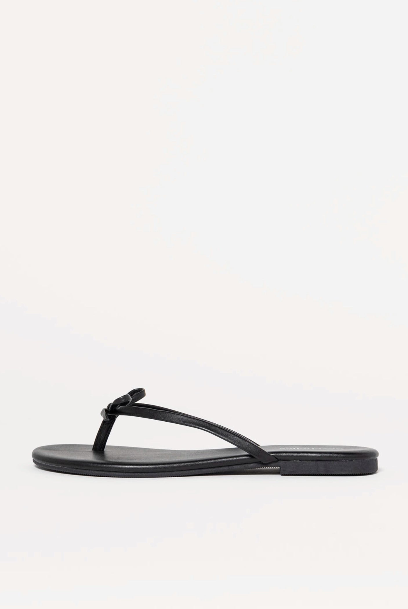 swatch_black wishlist flip flop flat sandals