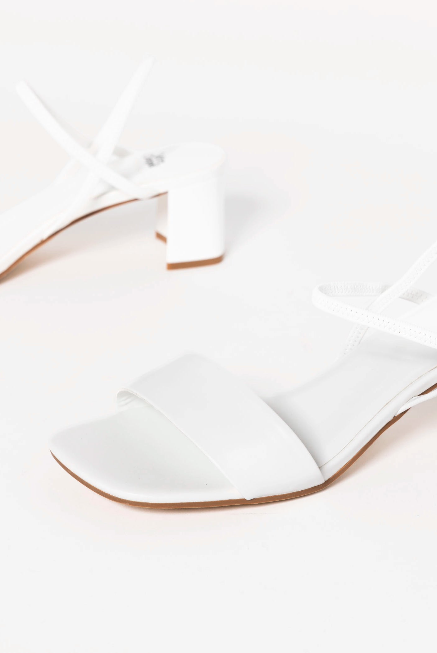 swatch_White Leather jeffrey campbell adapt sandal