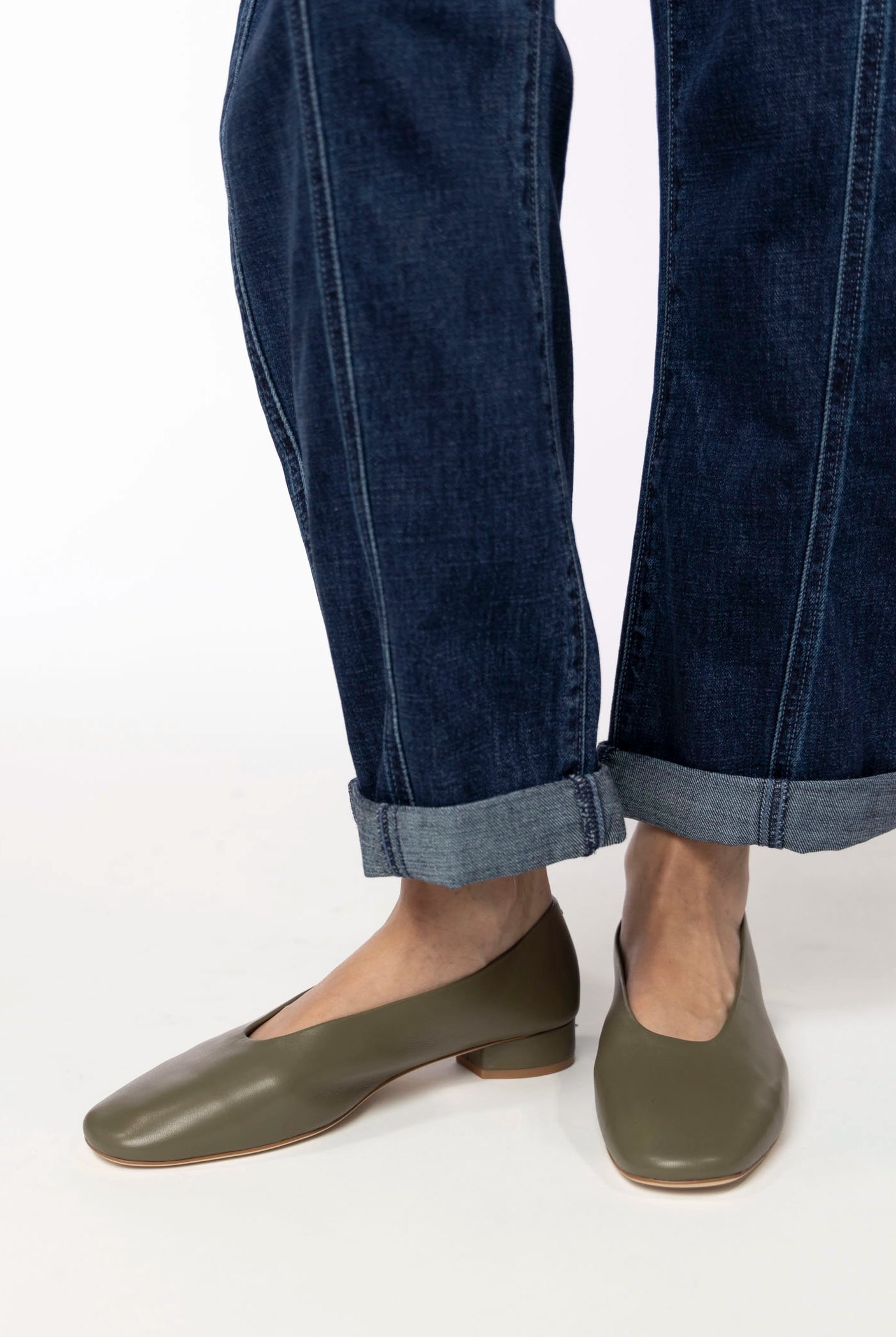 swatch_Olive Leather jeffrey campbell trustee leather pump