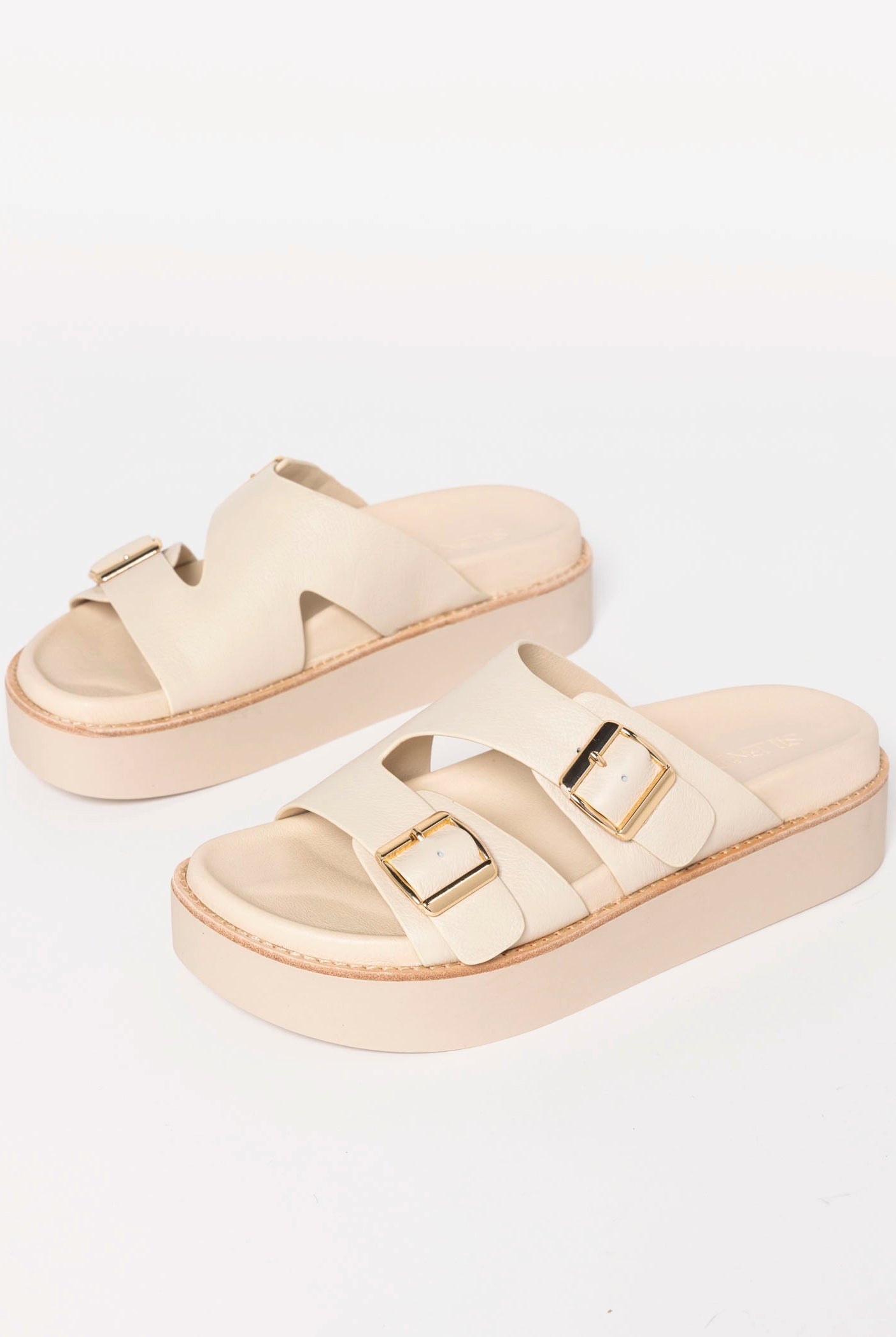 swatch_Milk Leather silent d gizella platform sandal