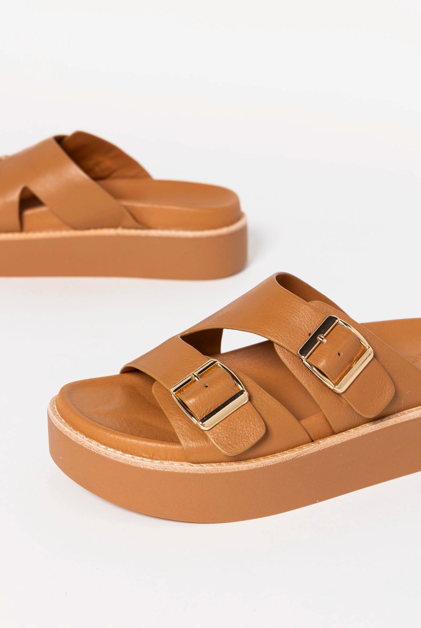 swatch_Tan Leather silent d gizella platform sandal