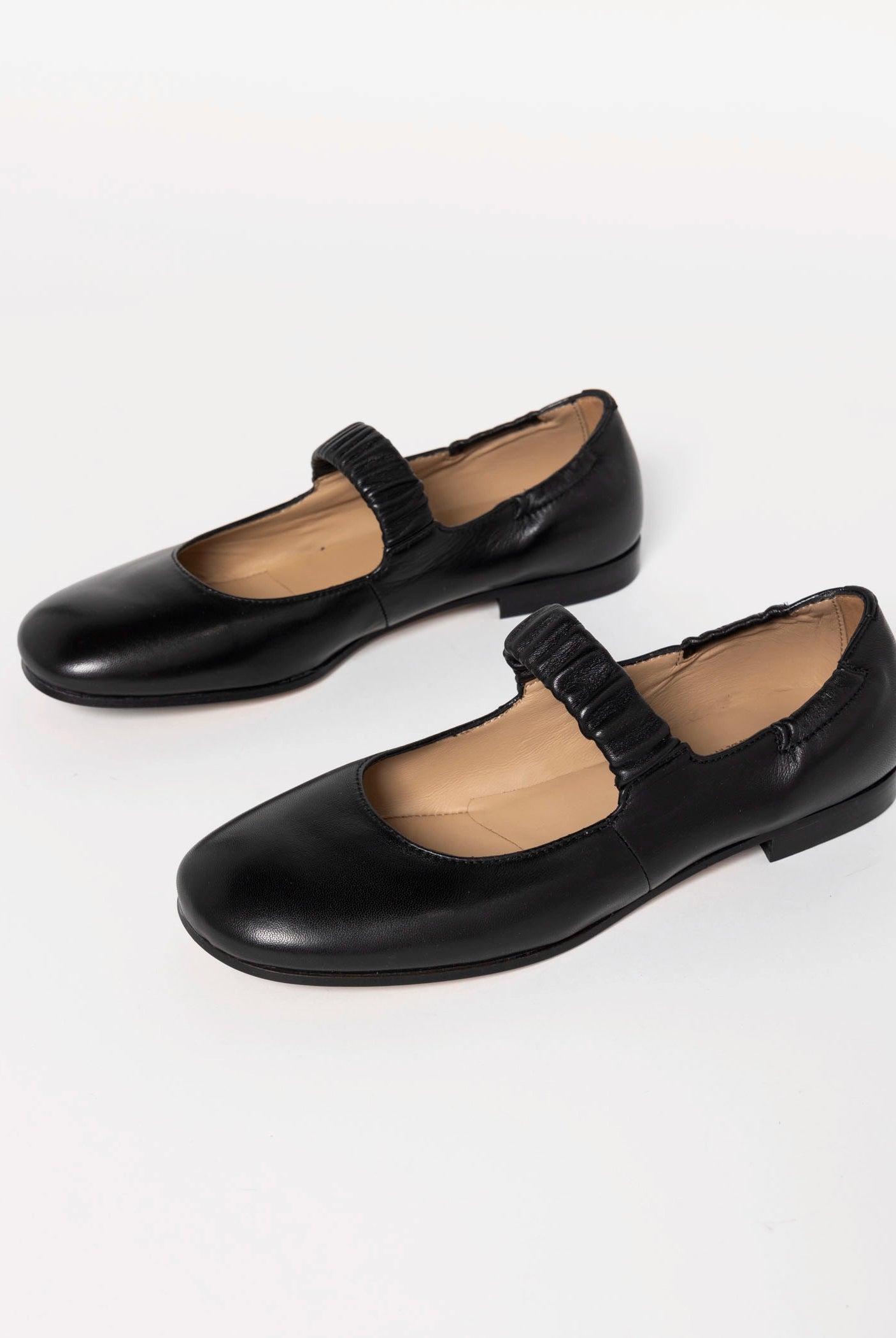 swatch_Black Leather mary jane