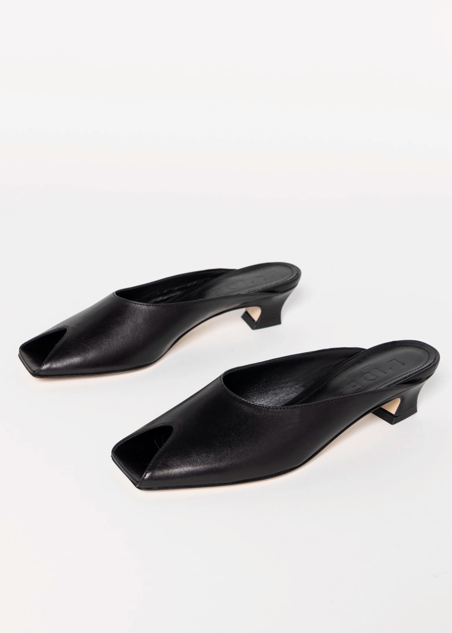 swatch_Black leather peep toe mule L'idea