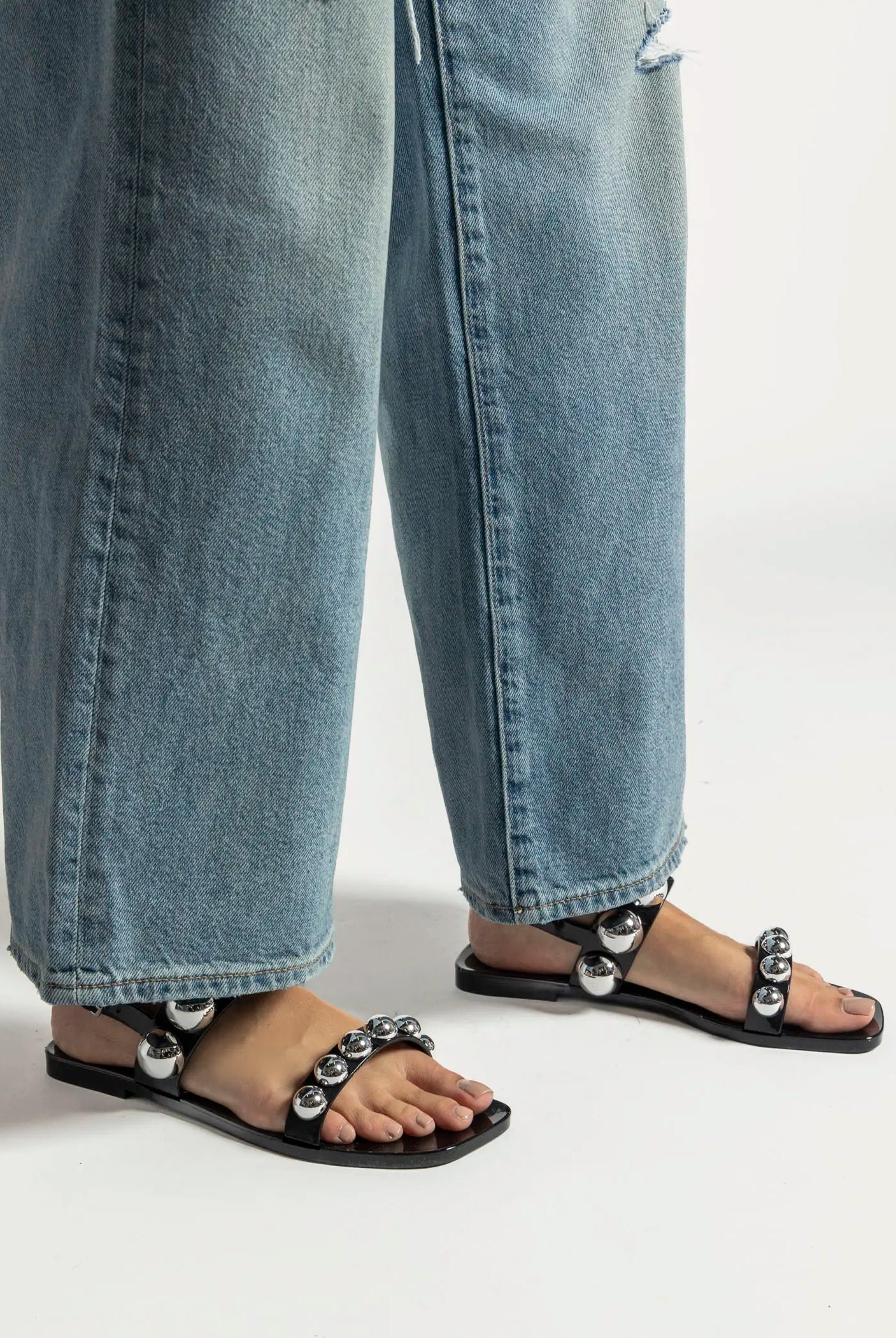 swatch_black gum drop jelly sandal flat sandals