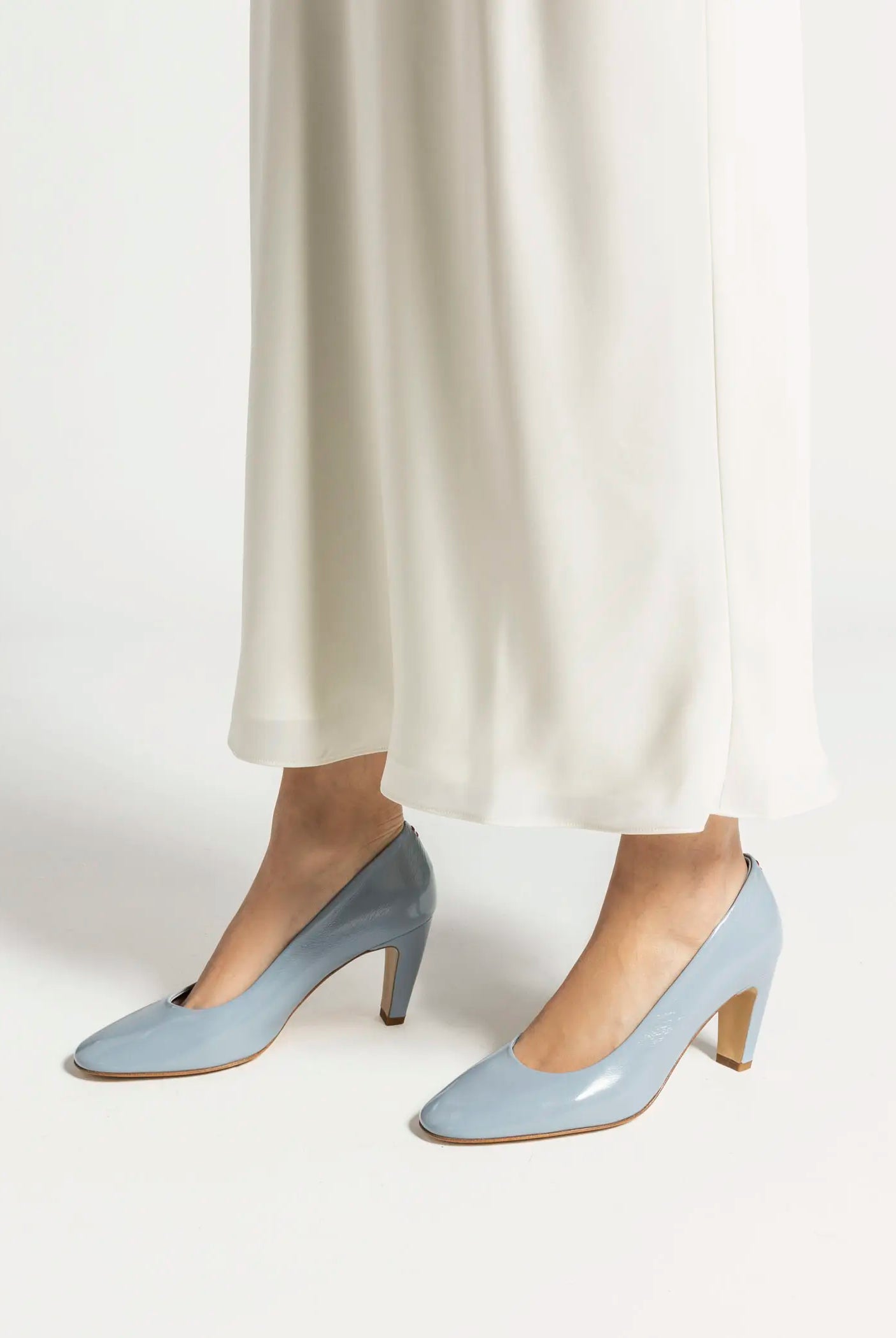 swatch_light blue patent dora round toe pump heels