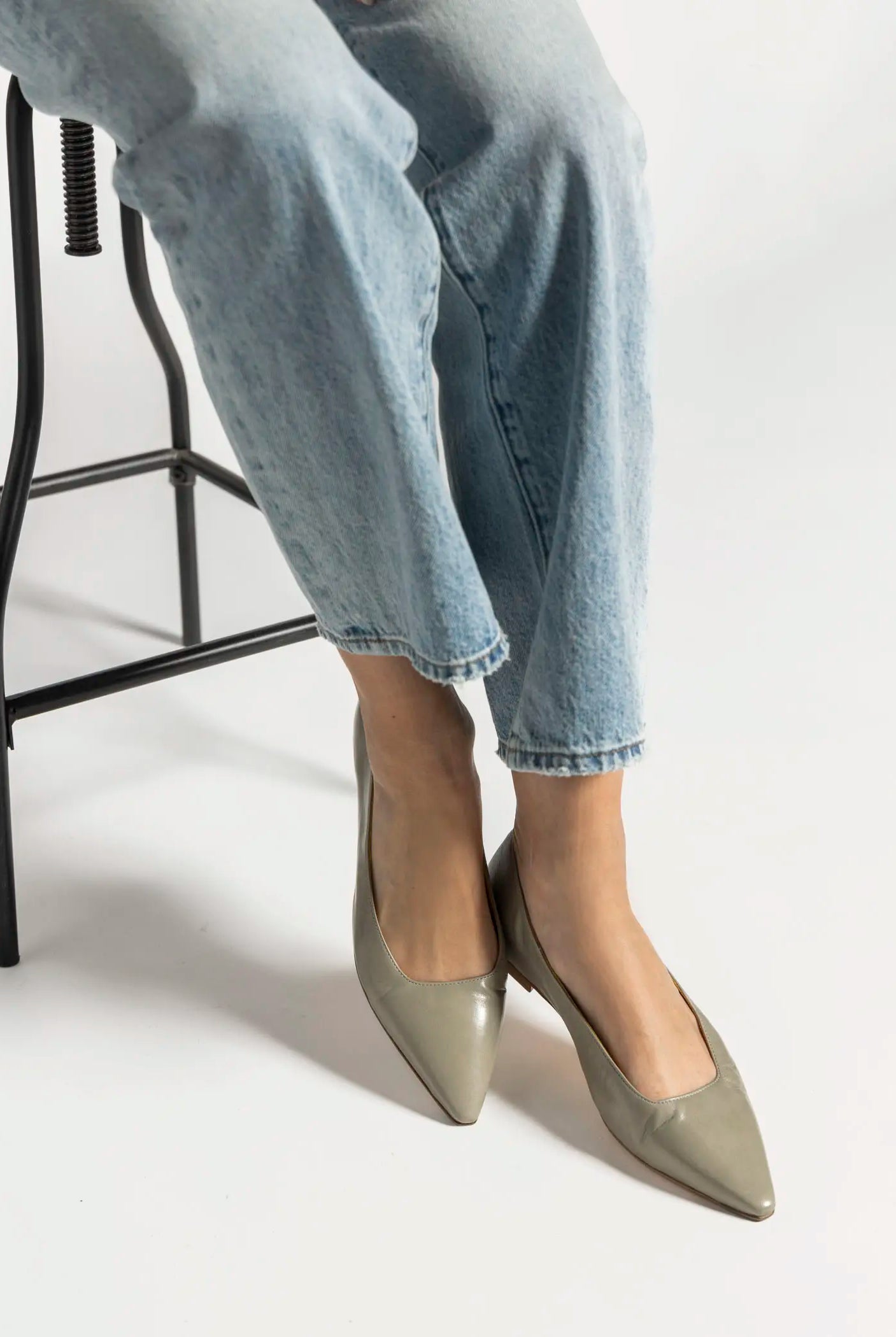 swatch_sage leather leather flat flat shoes