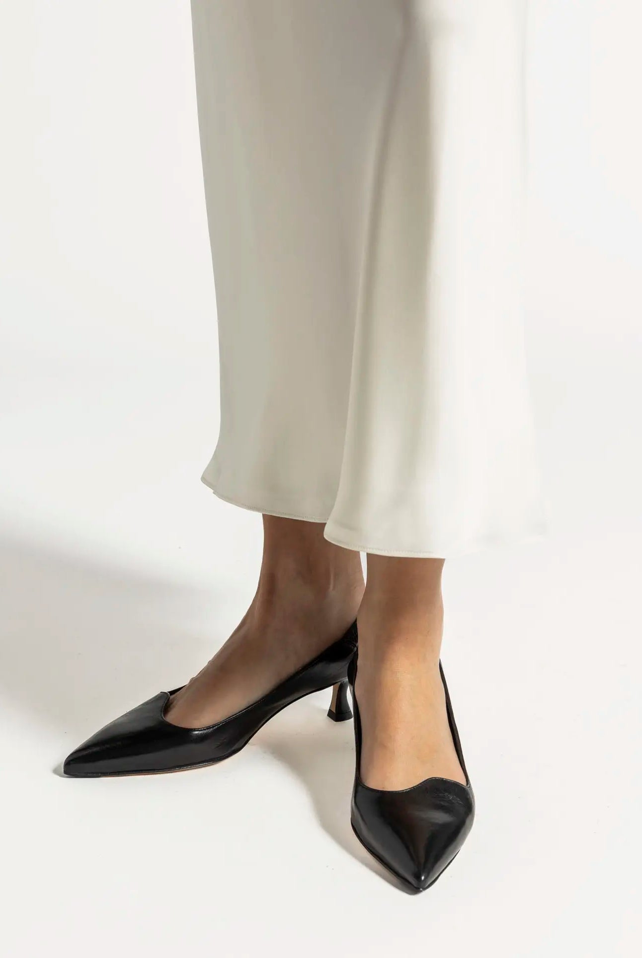 swatch_black leather leather slingback pump heels