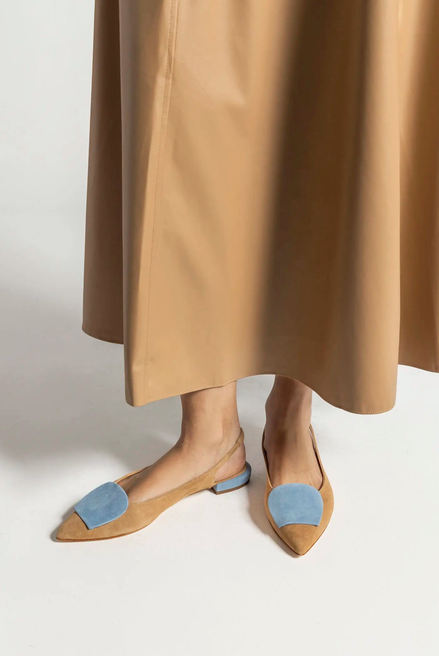 swatch_sand suede slingback flat flat shoes