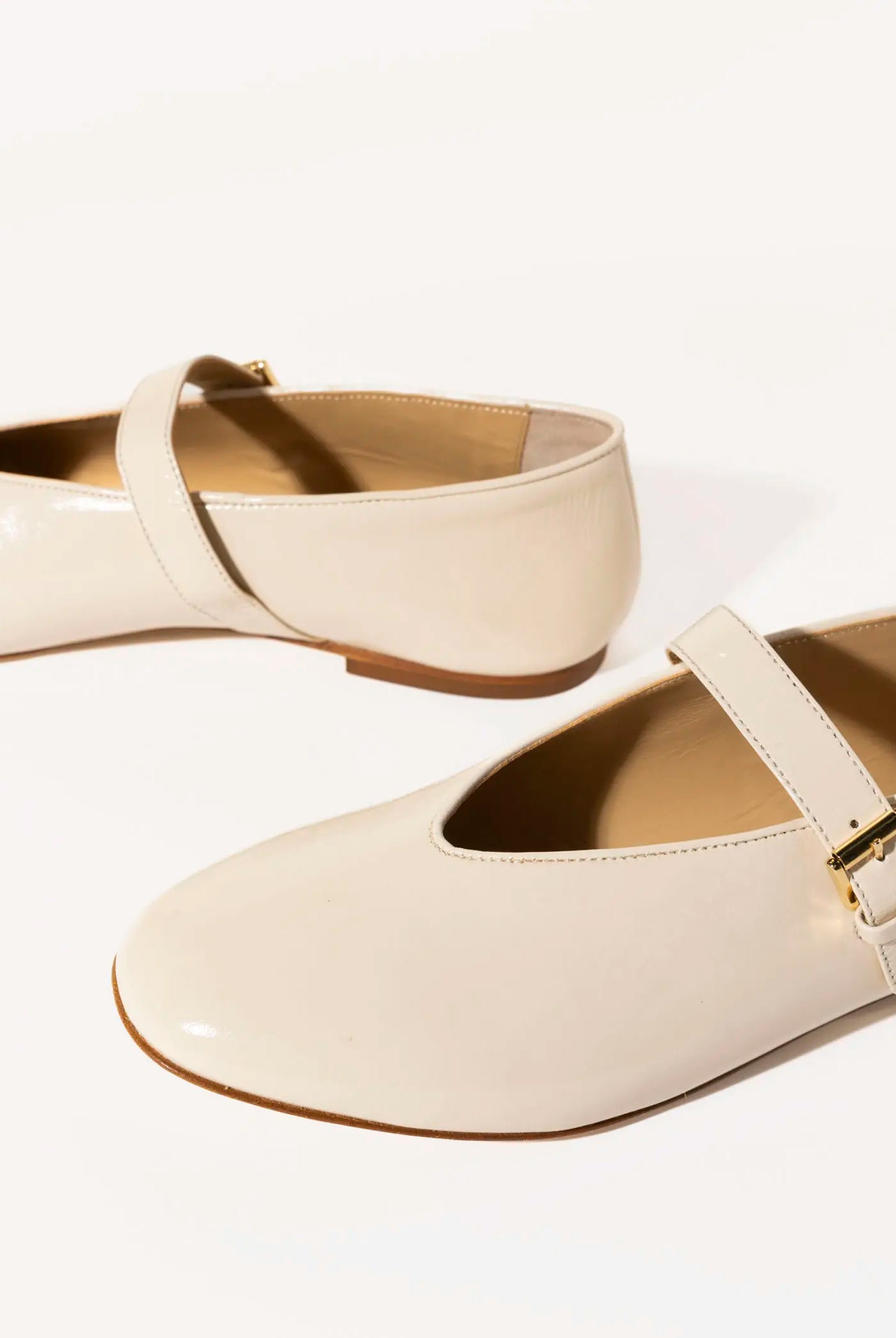 swatch_milk patent leather mary jane flat shoes