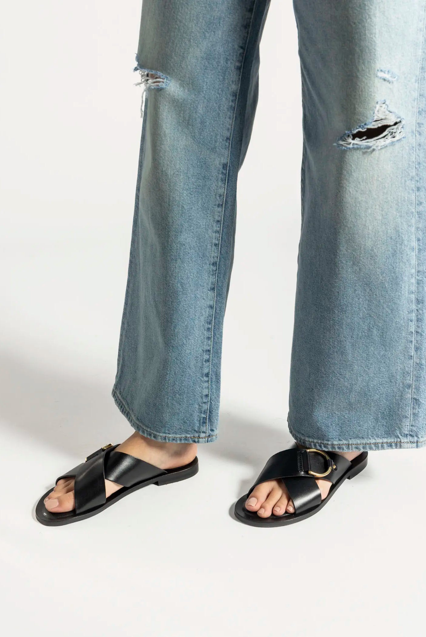 swatch_black leather crossband flat sandal flat sandals