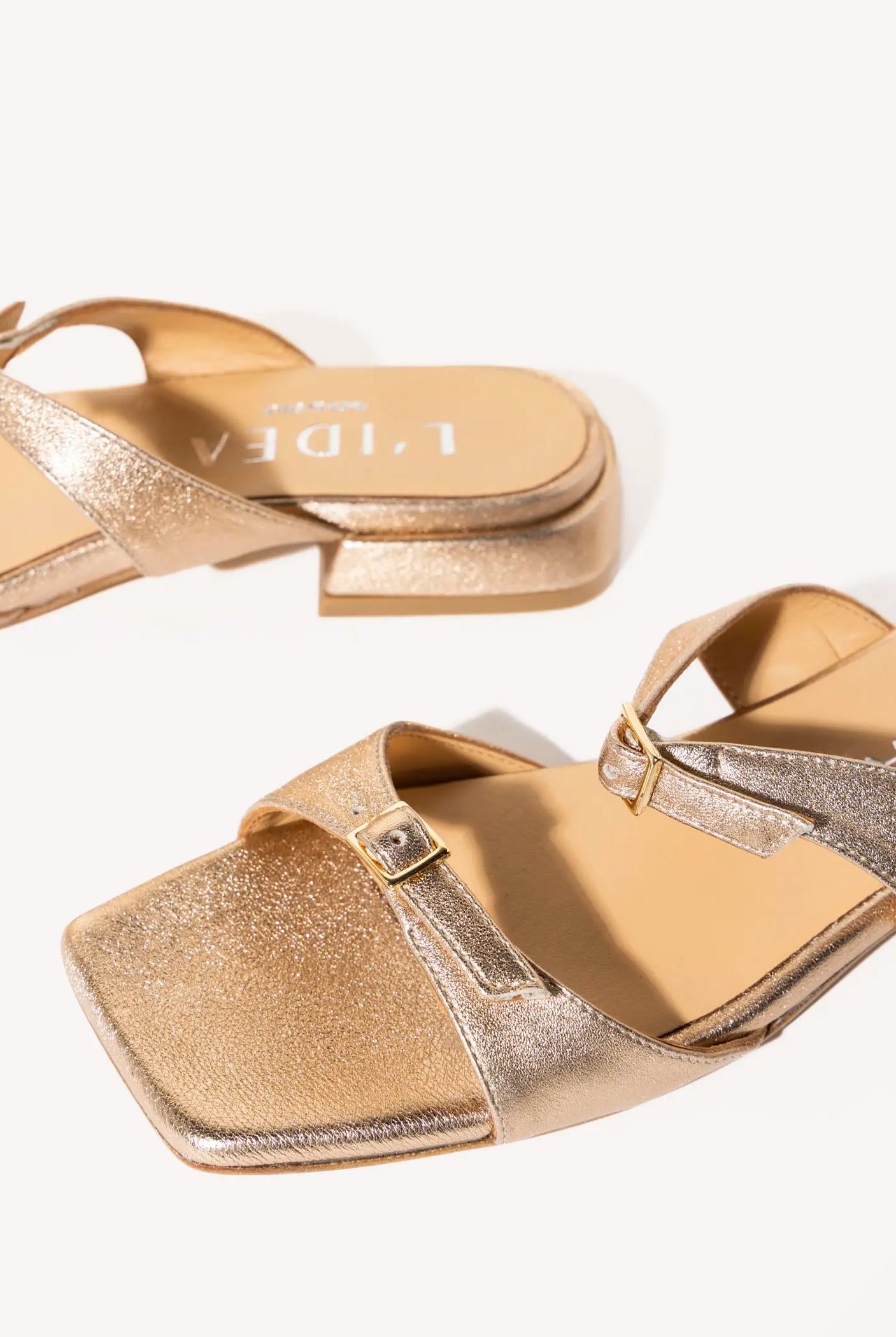 swatch_platino leather laverne leather sandal flat sandals