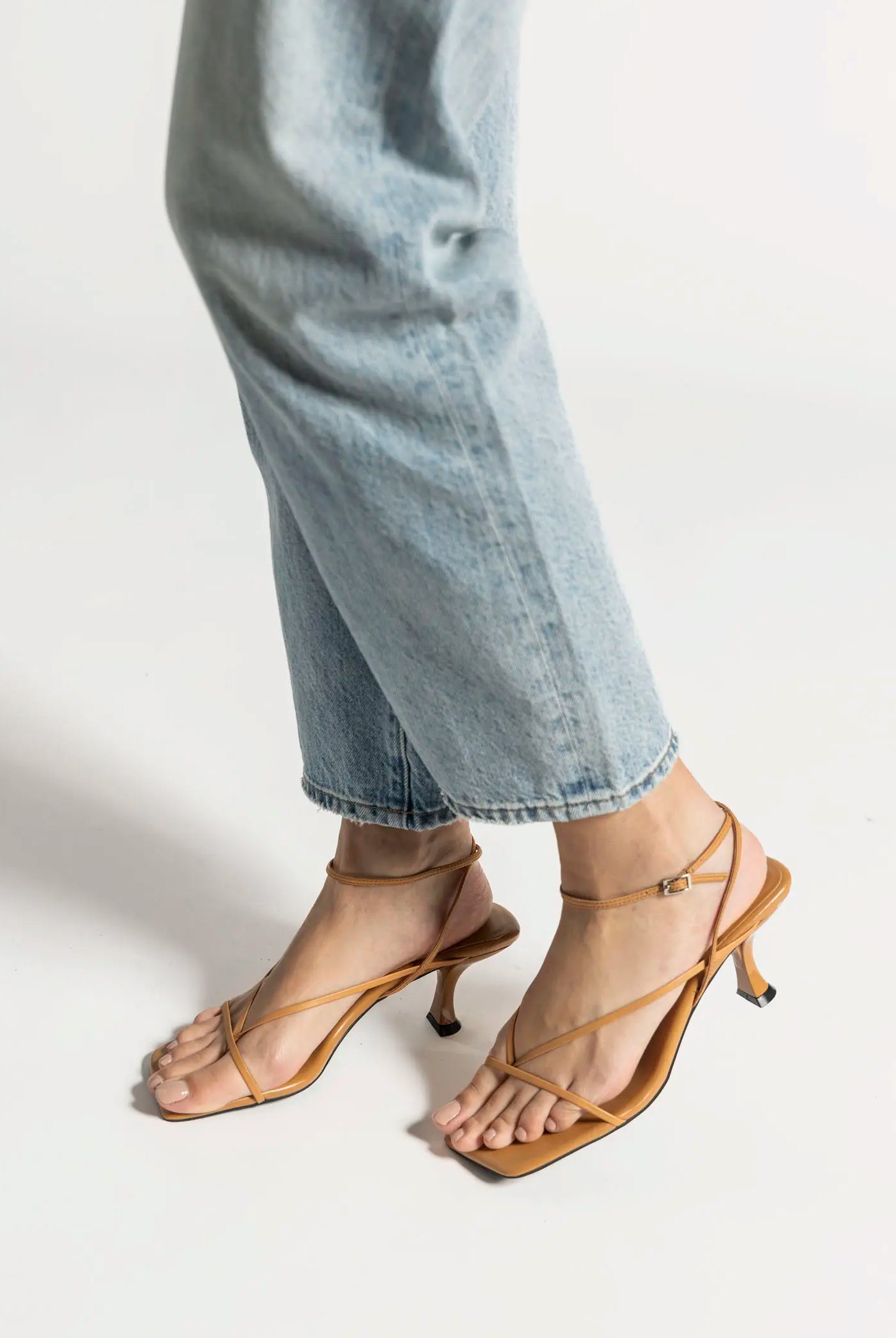 swatch_nude leather fluxx heeled sandal heeled sandals