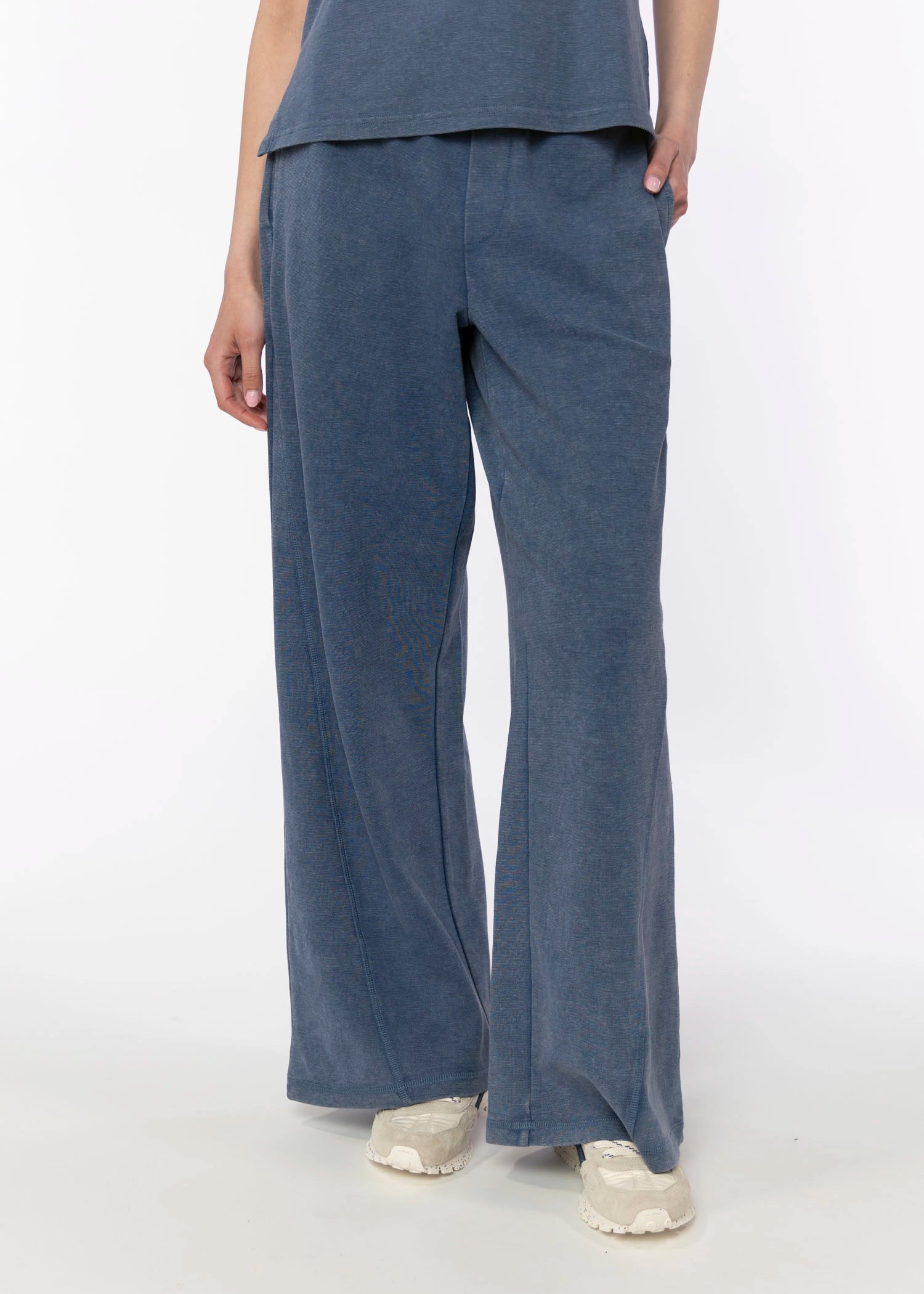 swatch_Washed Denim thread and supply nova pants