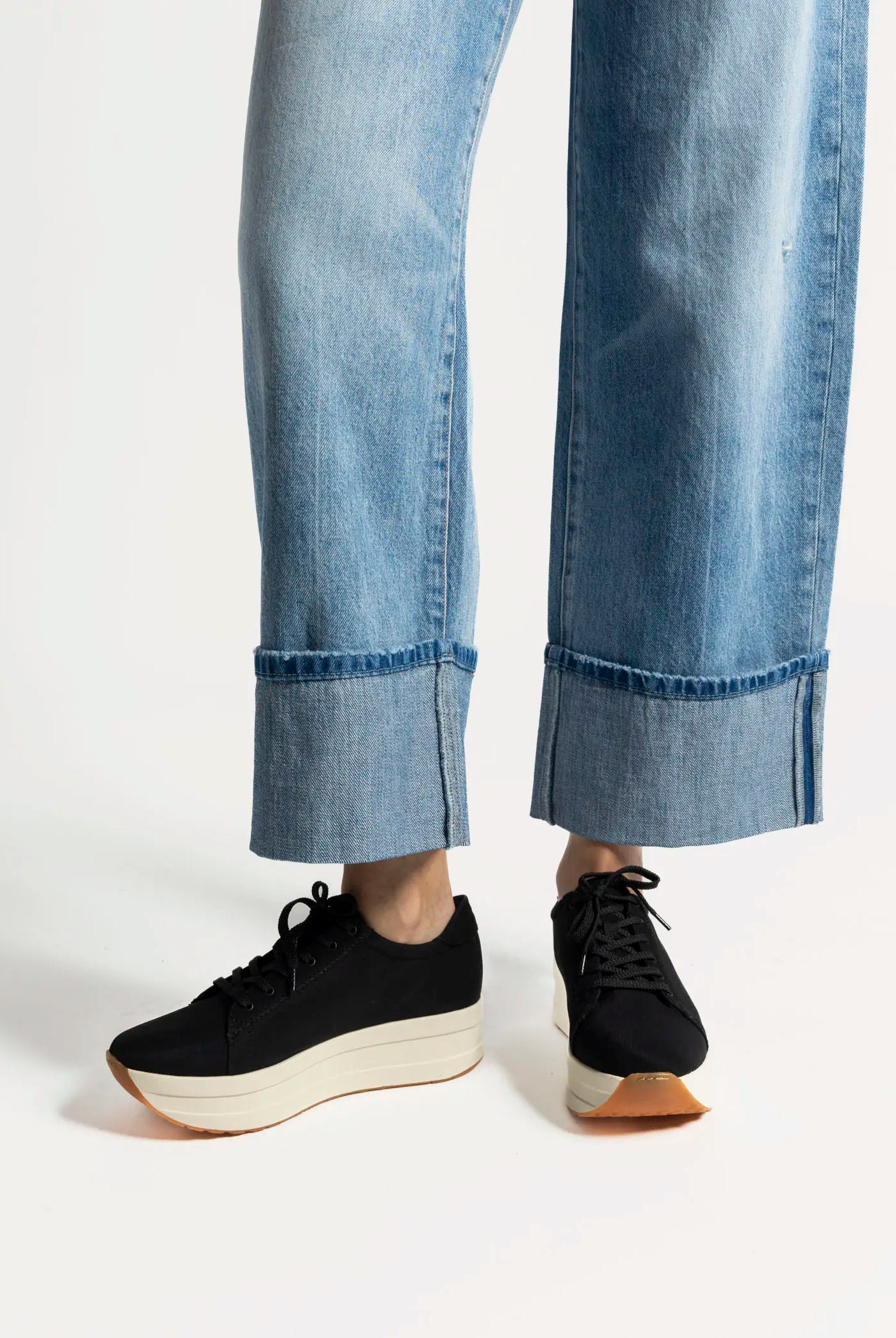 swatch_black casey platform sneaker shoes