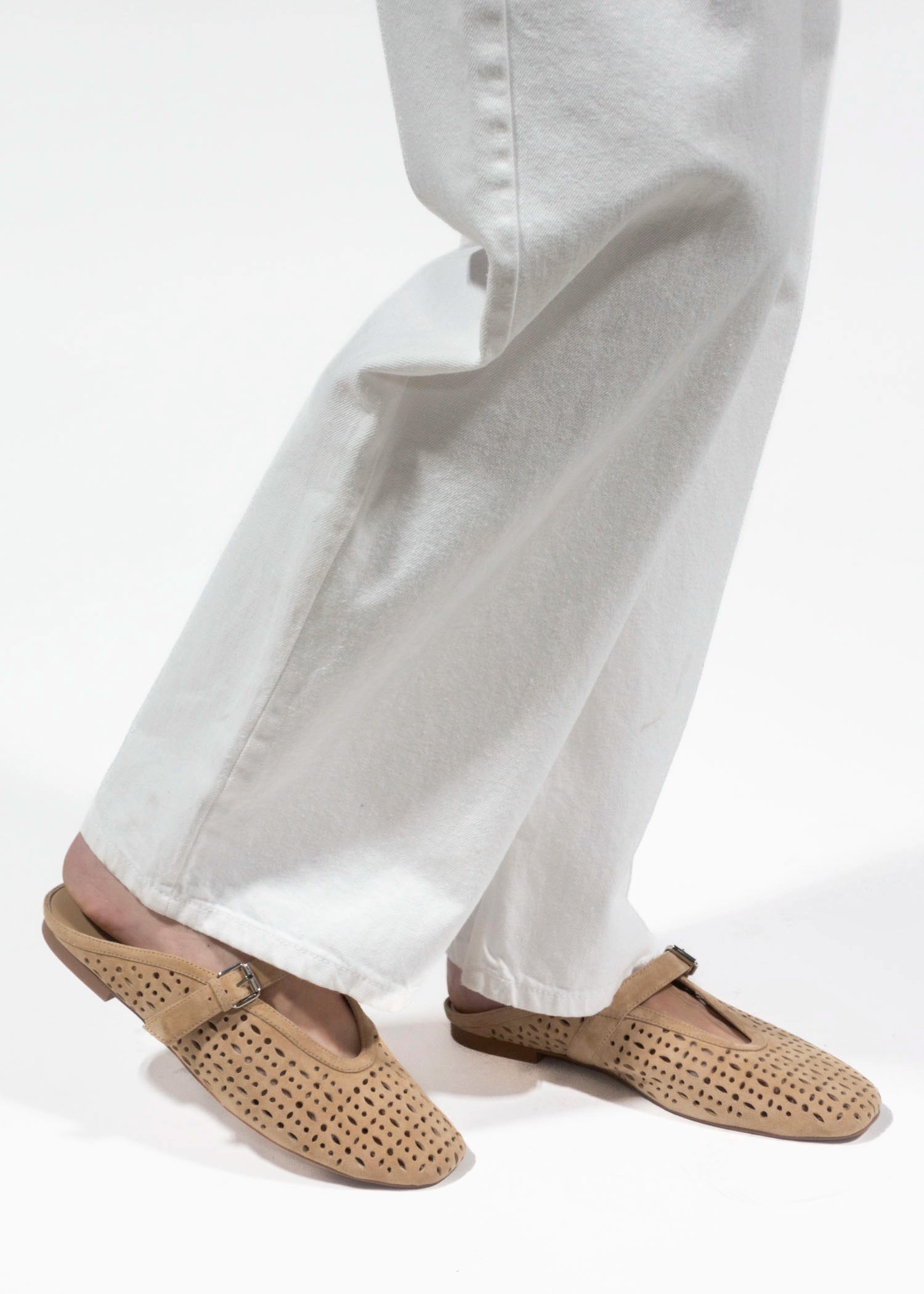 swatch_Beige Suede bibi lou maia flat