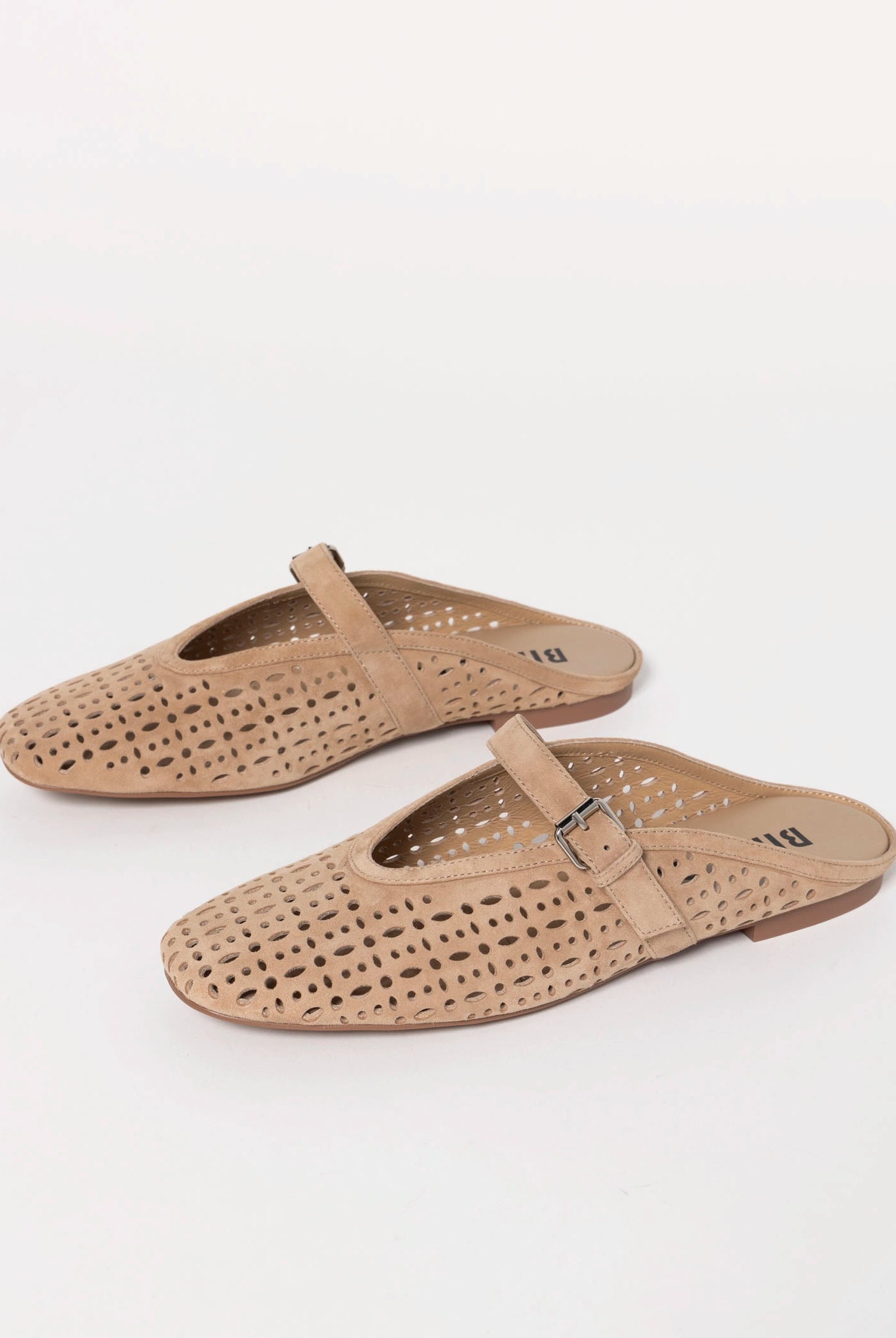 swatch_Beige Suede bibi lou maia flat