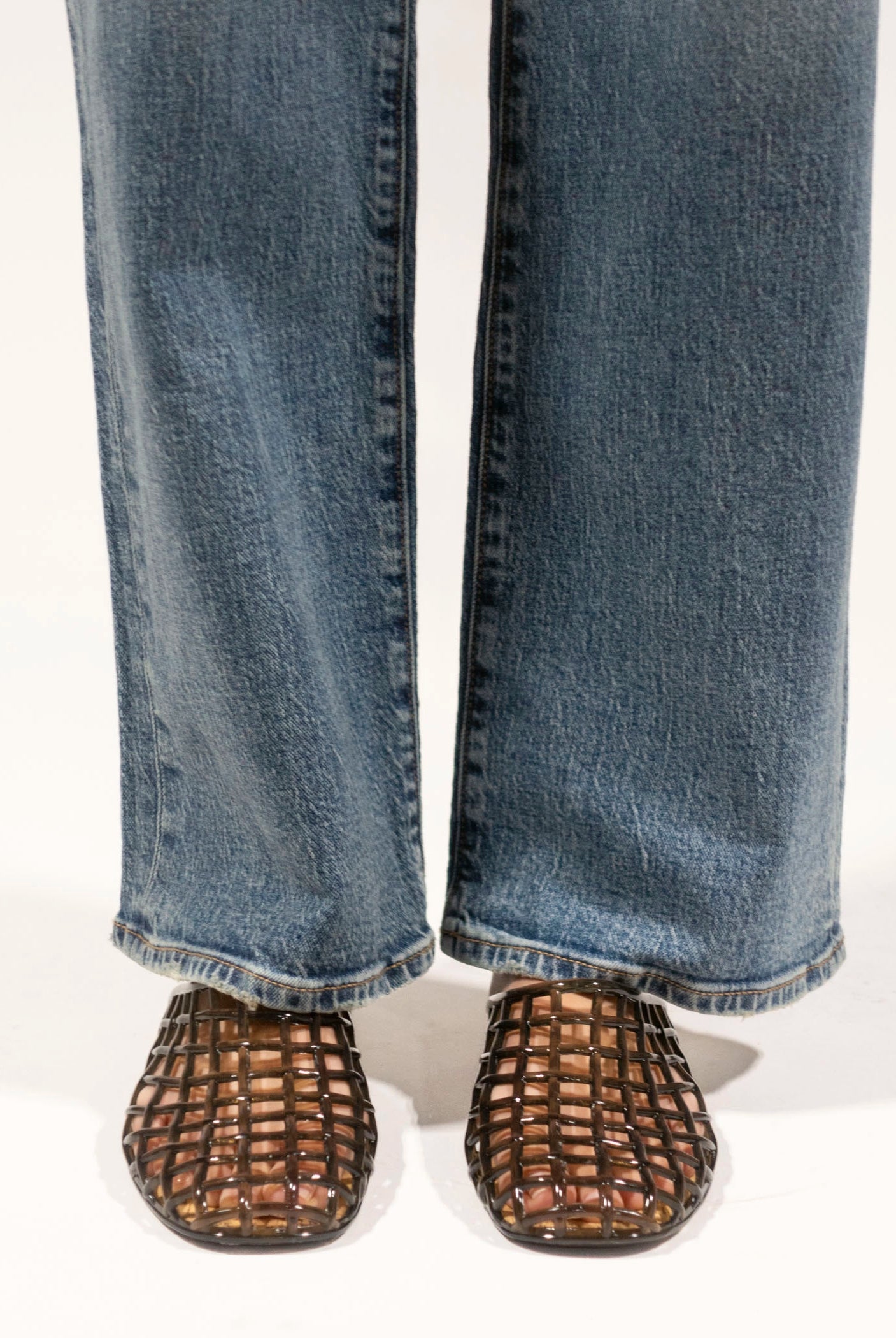 swatch_Black bibi lou jelly slide