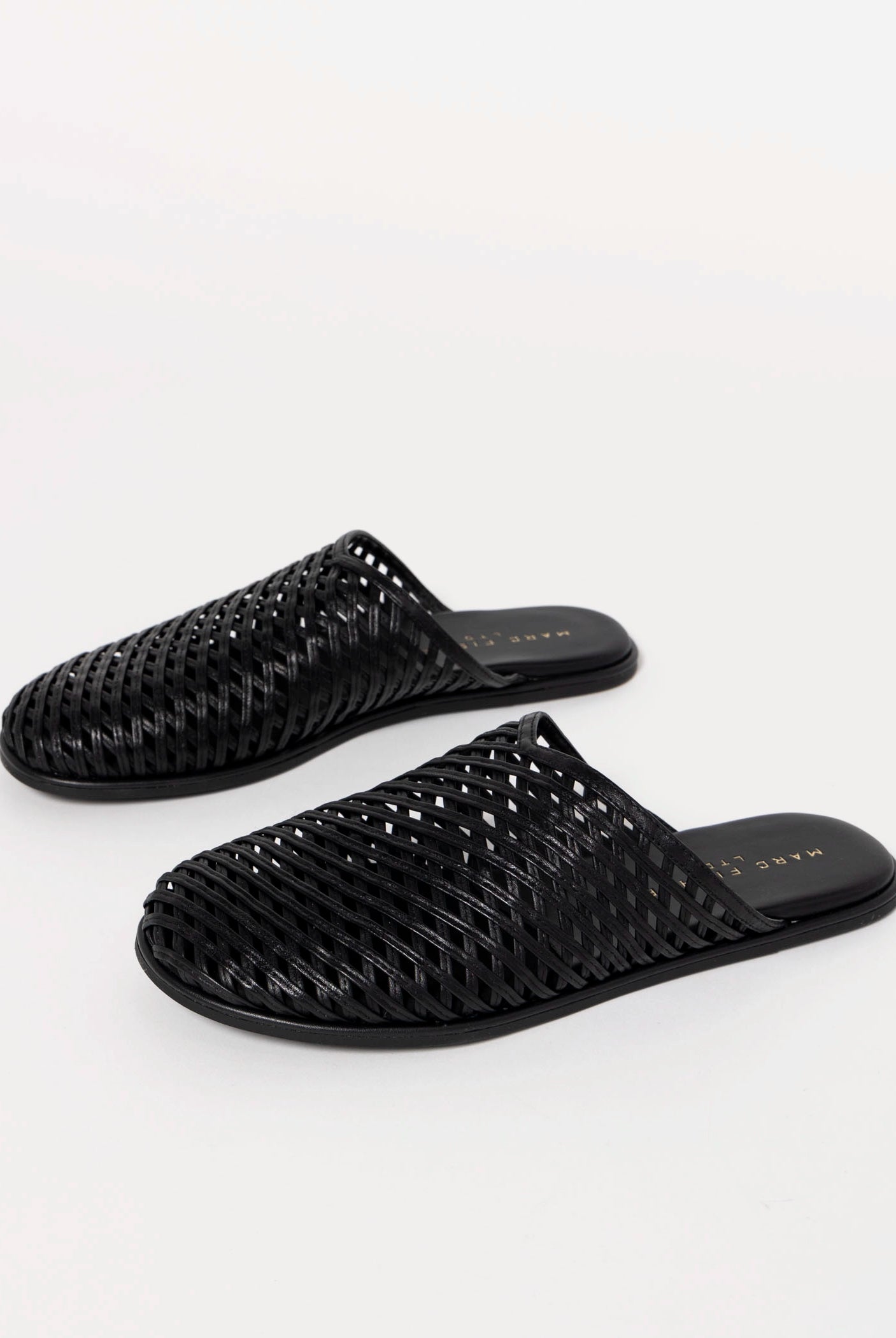 swatch_Black marc fisher lynzi leather mule