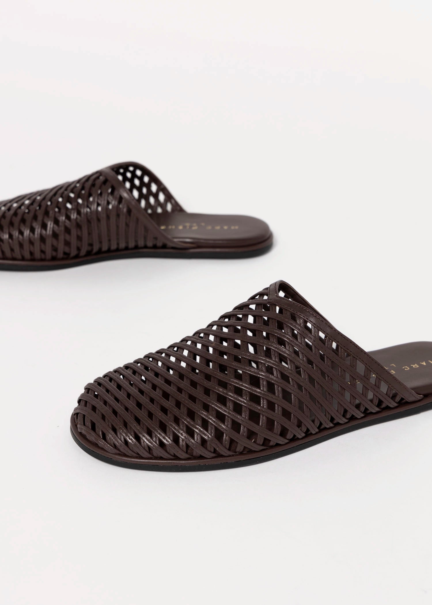 swatch_Brown marc fisher lynzi leather mule