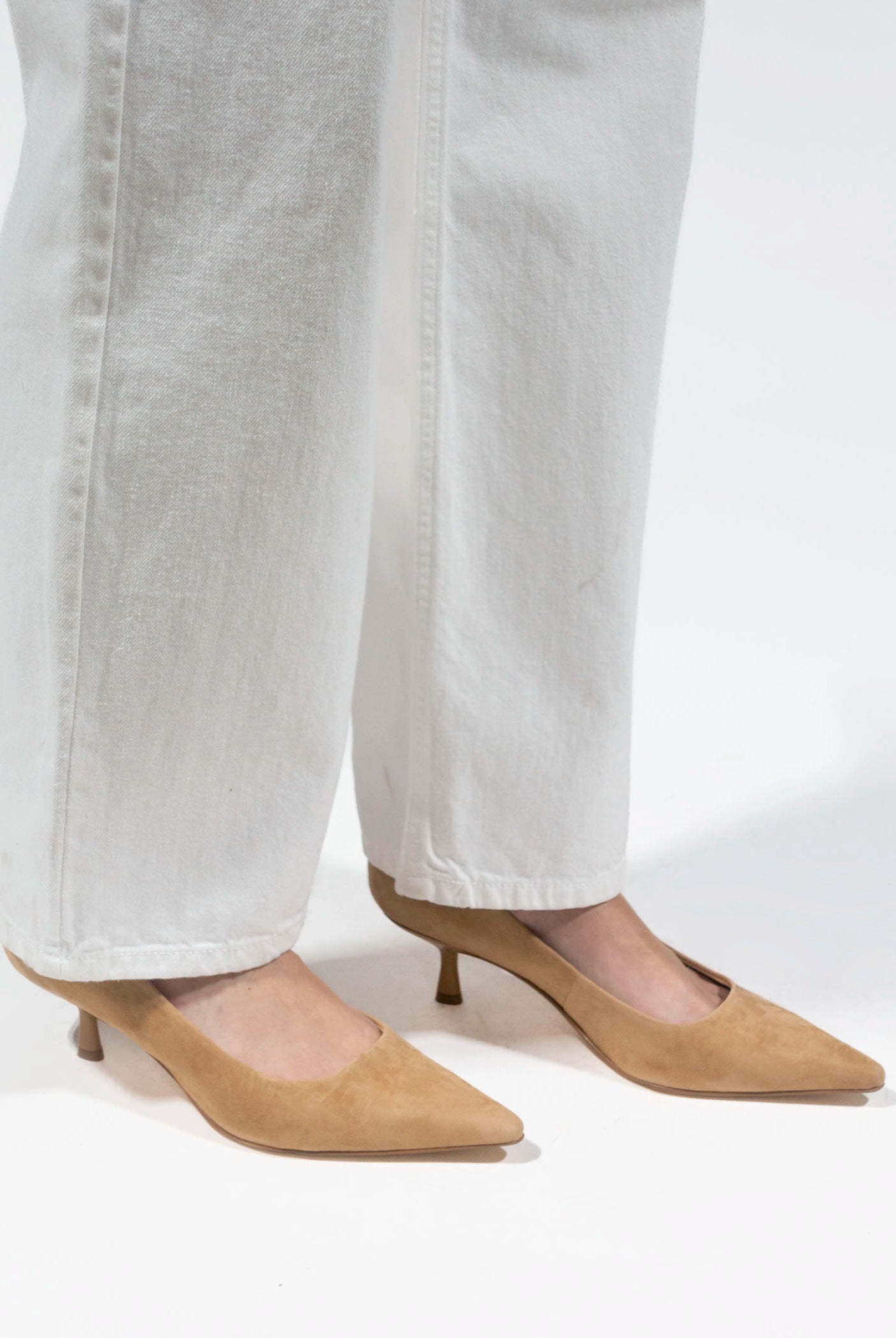 swatch_Natural Suede marc fisher calynna pump