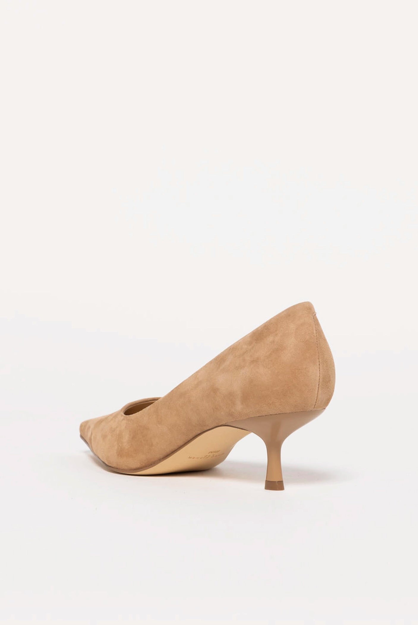 swatch_Natural Suede marc fisher calynna pump