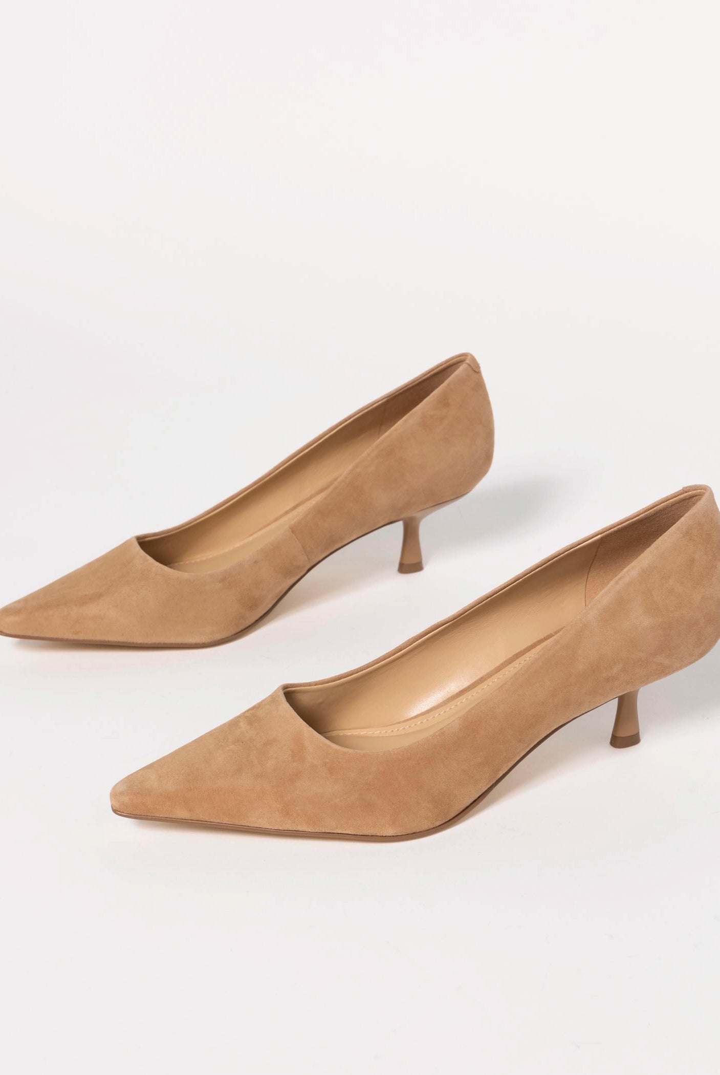 swatch_Natural Suede marc fisher calynna pump