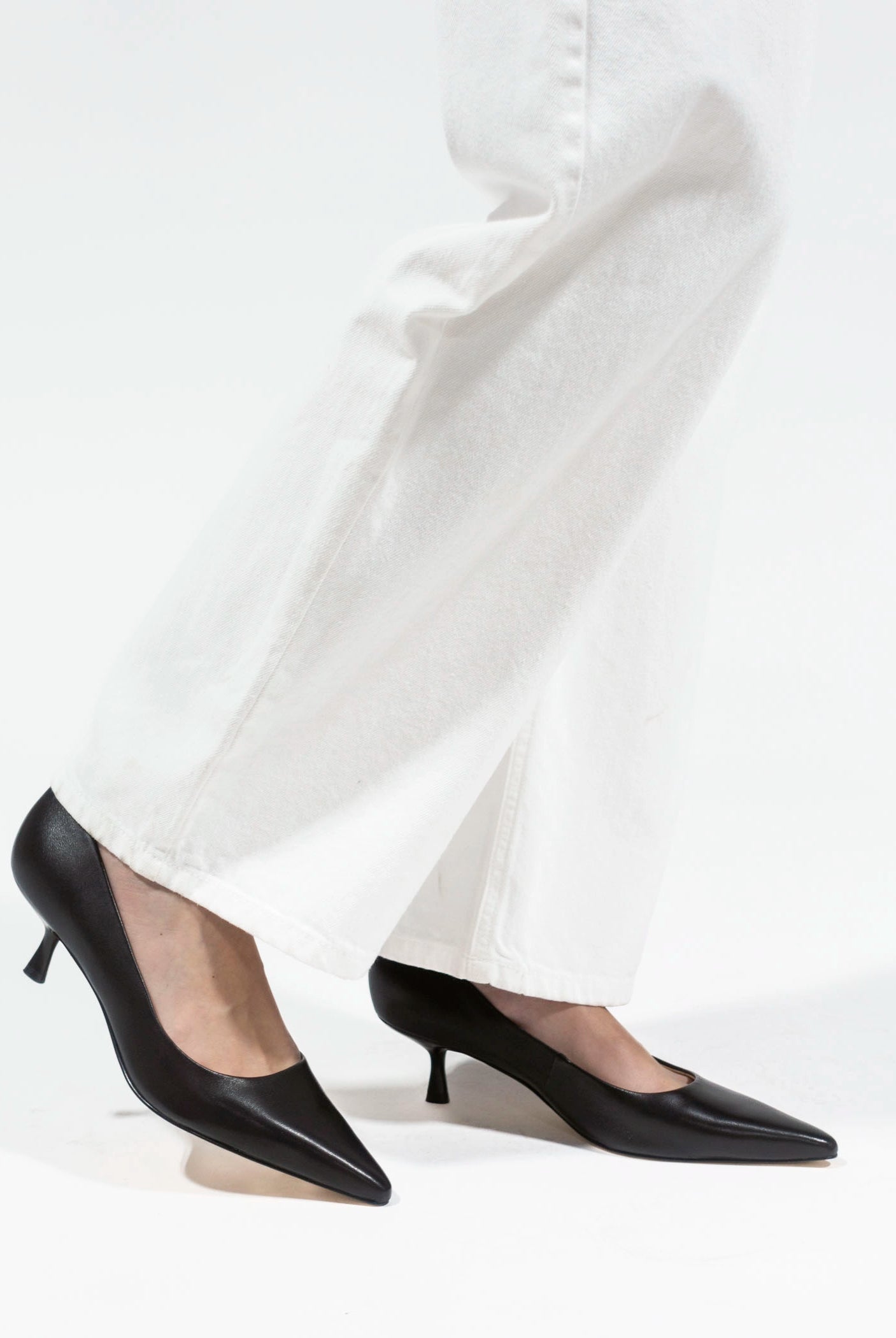 swatch_Black Leather marc fisher calynna pump