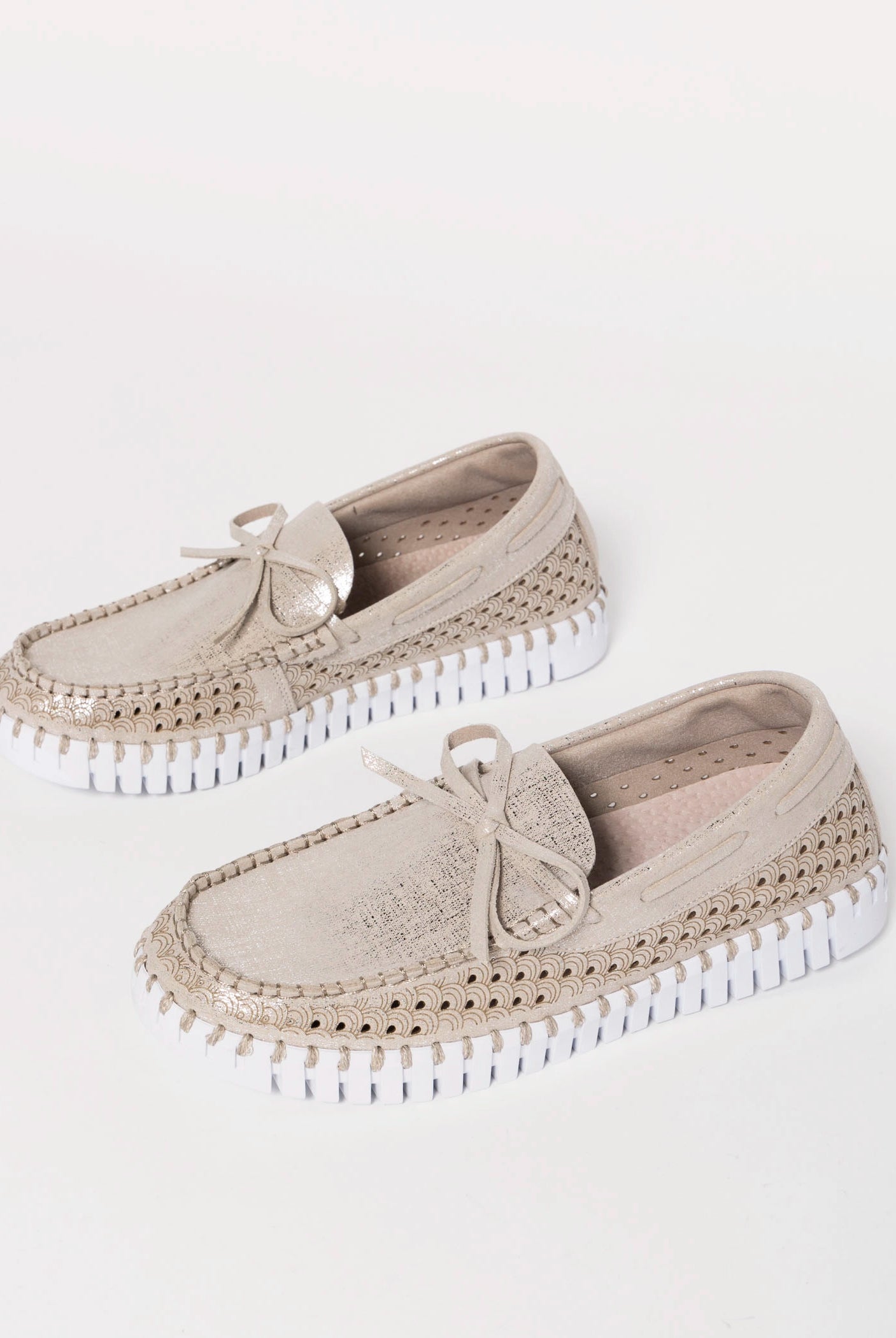 swatch_Silver ilse jacobsen tulip boat shoe