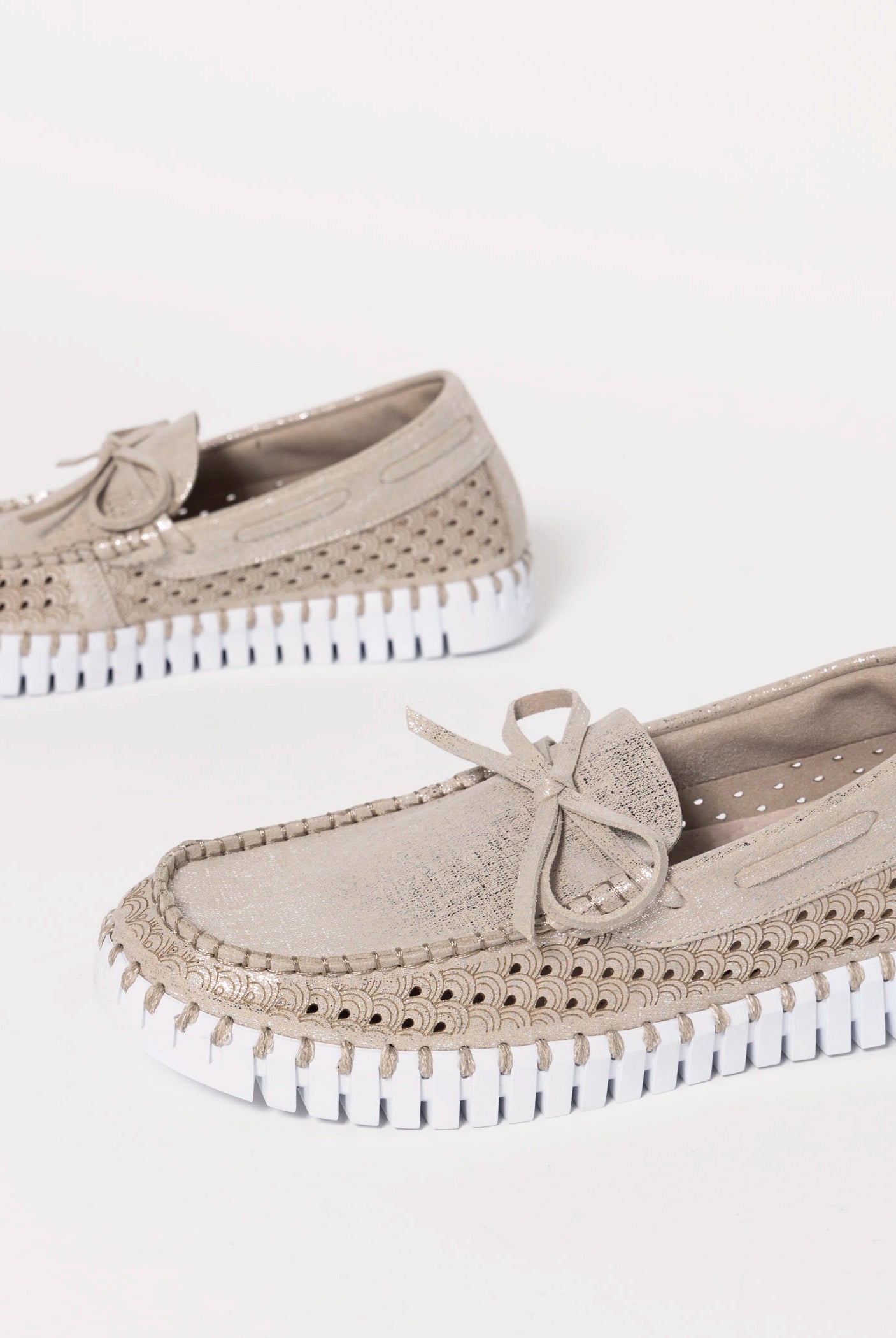 swatch_Silver ilse jacobsen tulip boat shoe