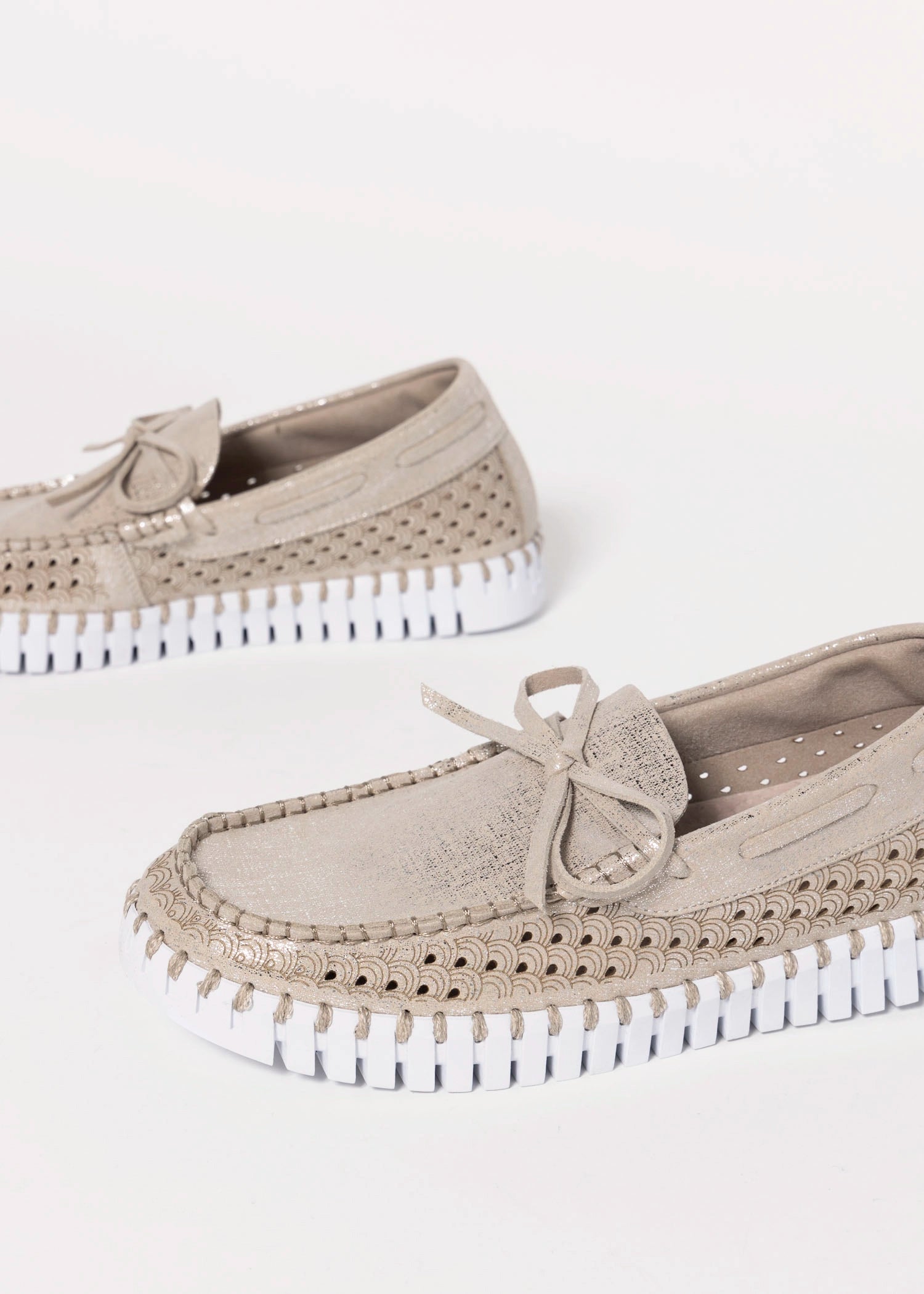 swatch_Silver ilse jacobsen tulip boat shoe