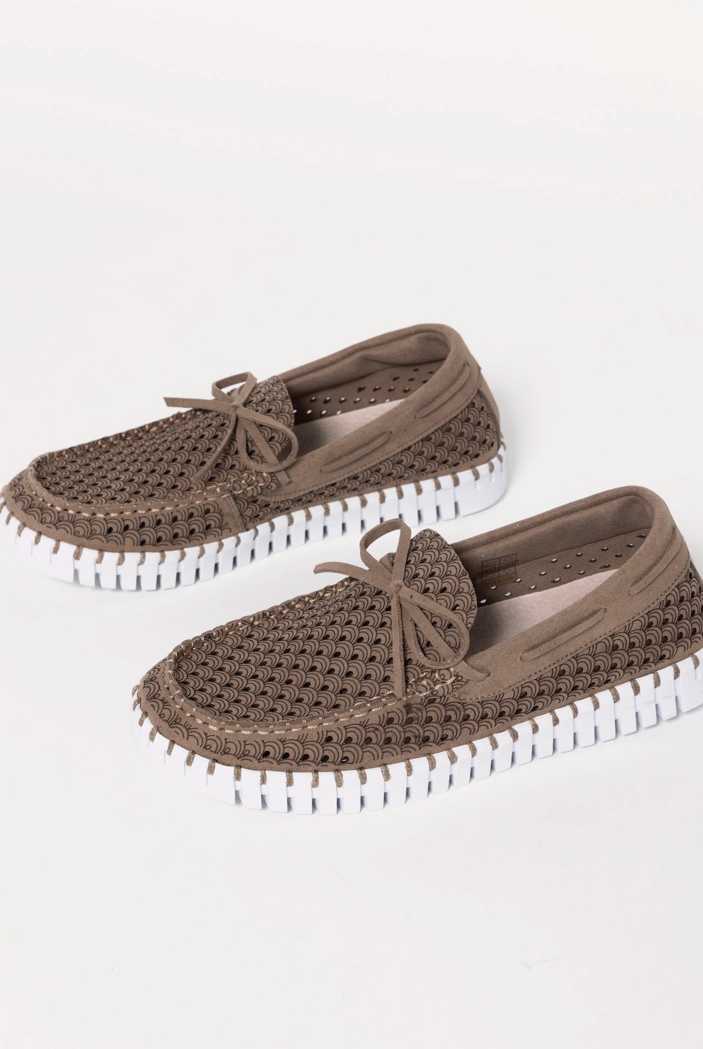 swatch_Falcon ilse jacobsen tulip boat shoe