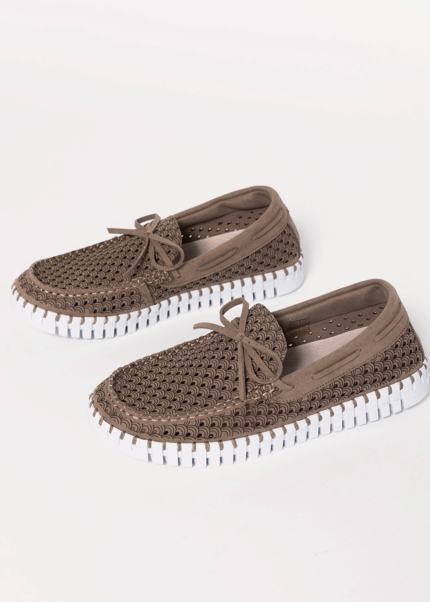 swatch_Falcon ilse jacobsen tulip boat shoe