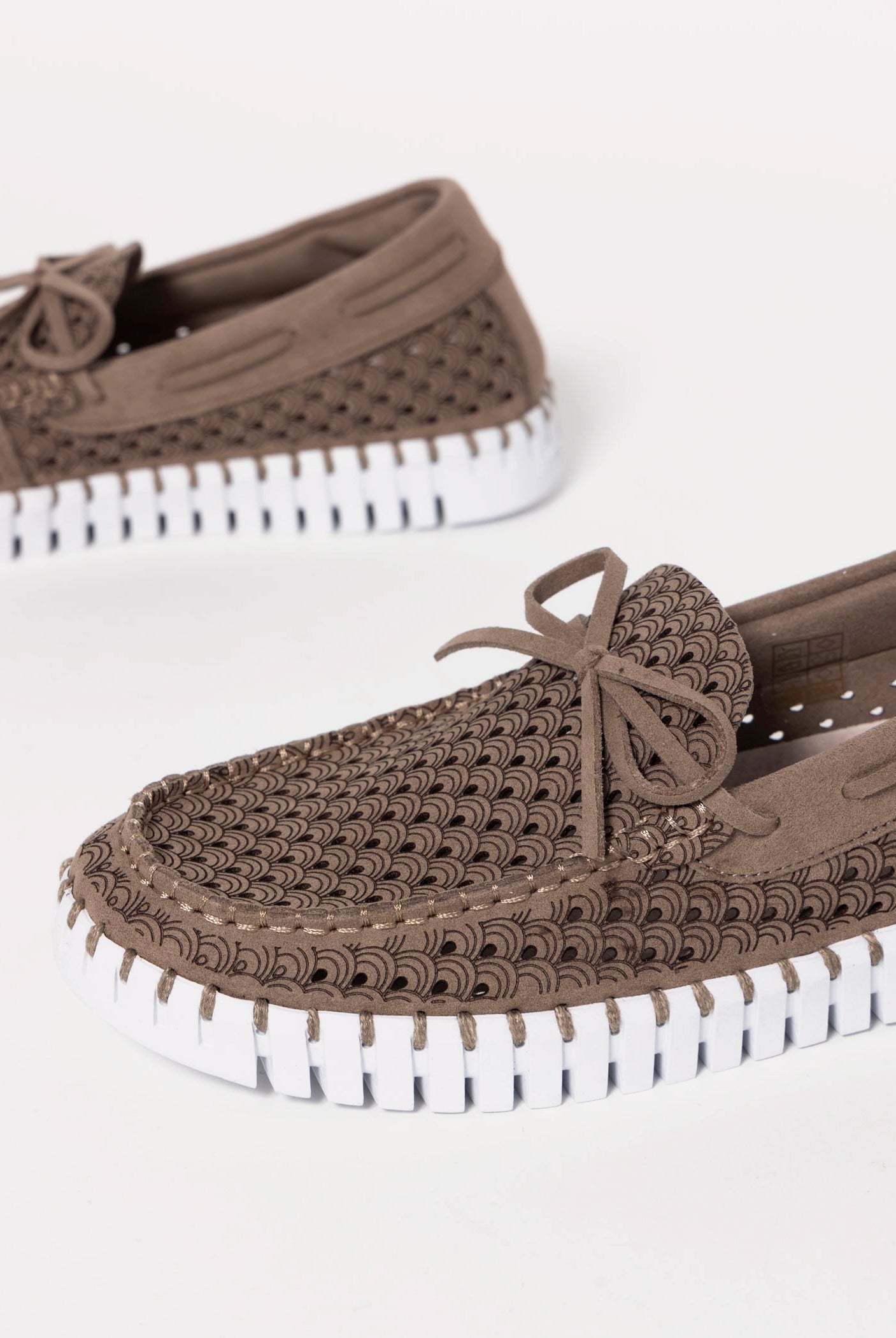 swatch_Falcon ilse jacobsen tulip boat shoe