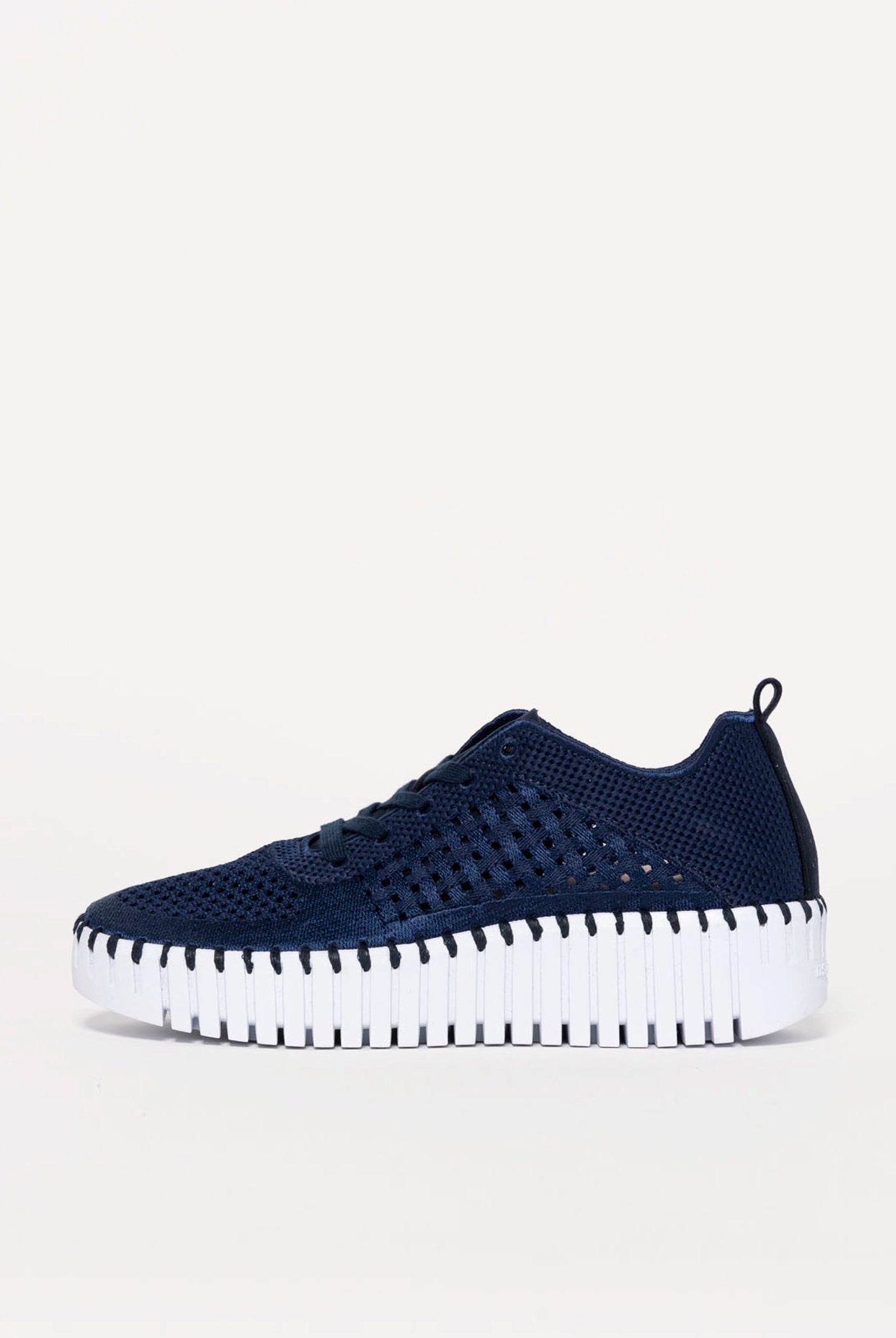 swatch_Indigo ilse jacobsen tulip embroidery sneaker