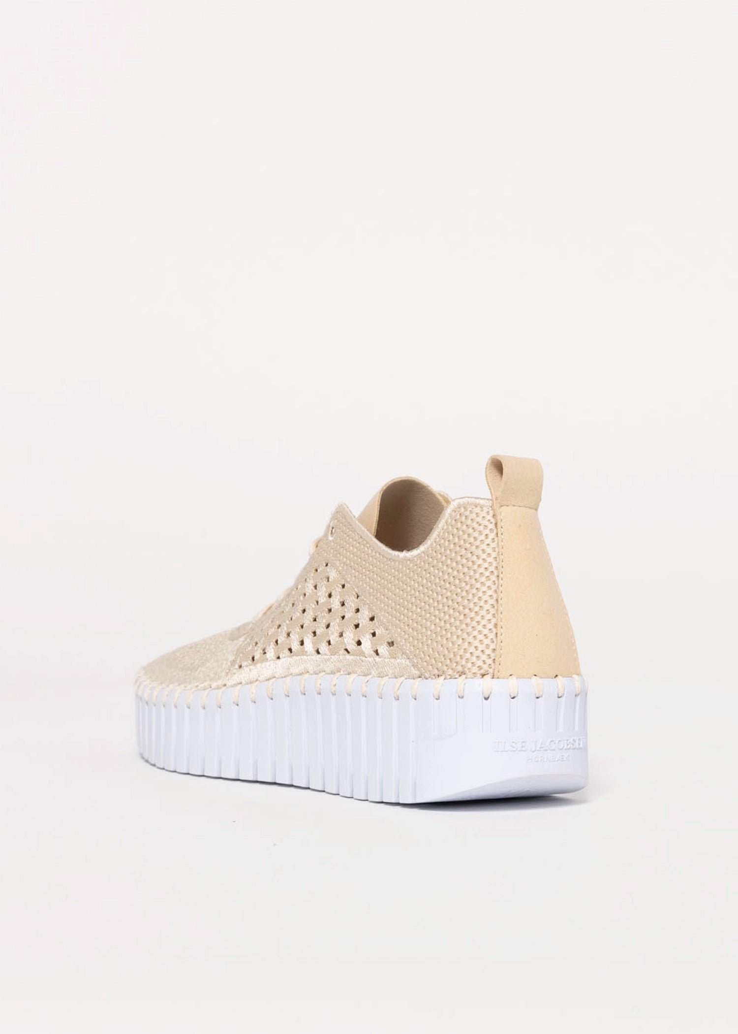 swatch_Kit ilse jacobsen tulip embroidery sneaker