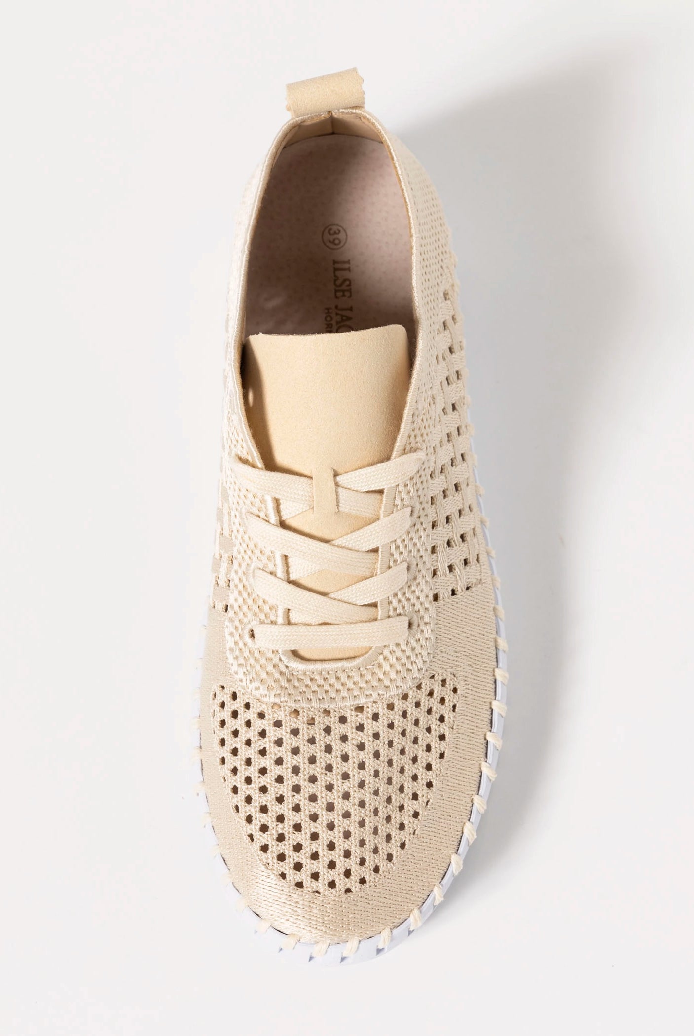 swatch_Kit ilse jacobsen tulip embroidery sneaker