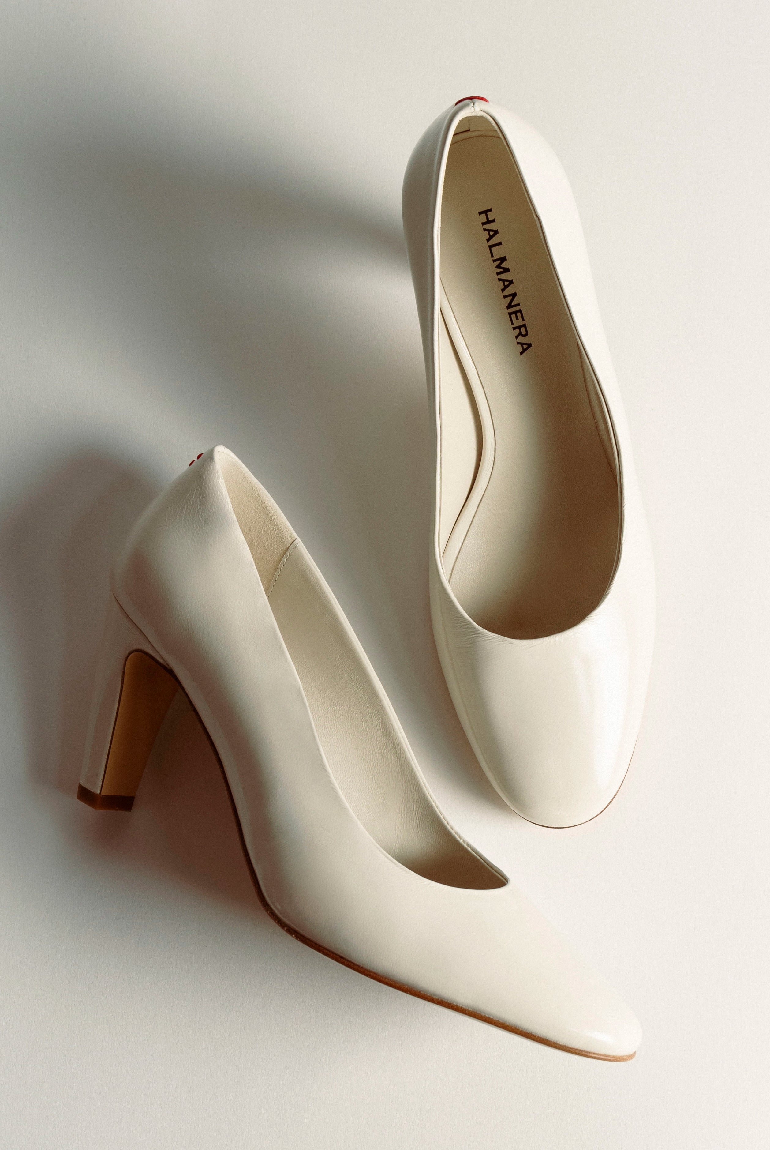 swatch_tofu patent dora round toe pump heels