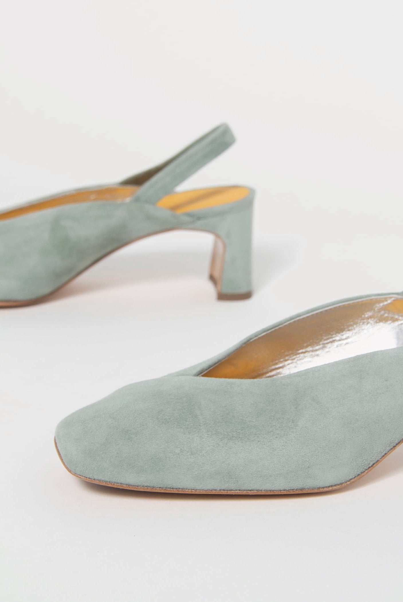 swatch_Sage Suede mara bini zaira slingback pump