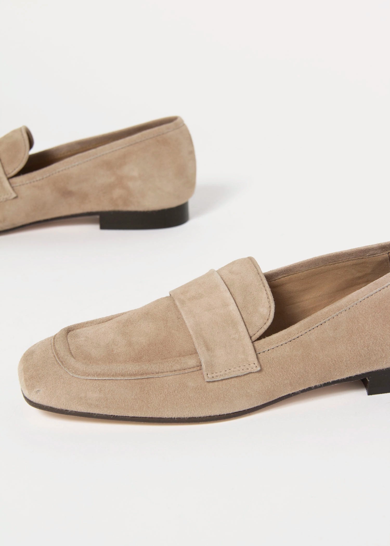 swatch_Beige Suede l'idea luca loafer