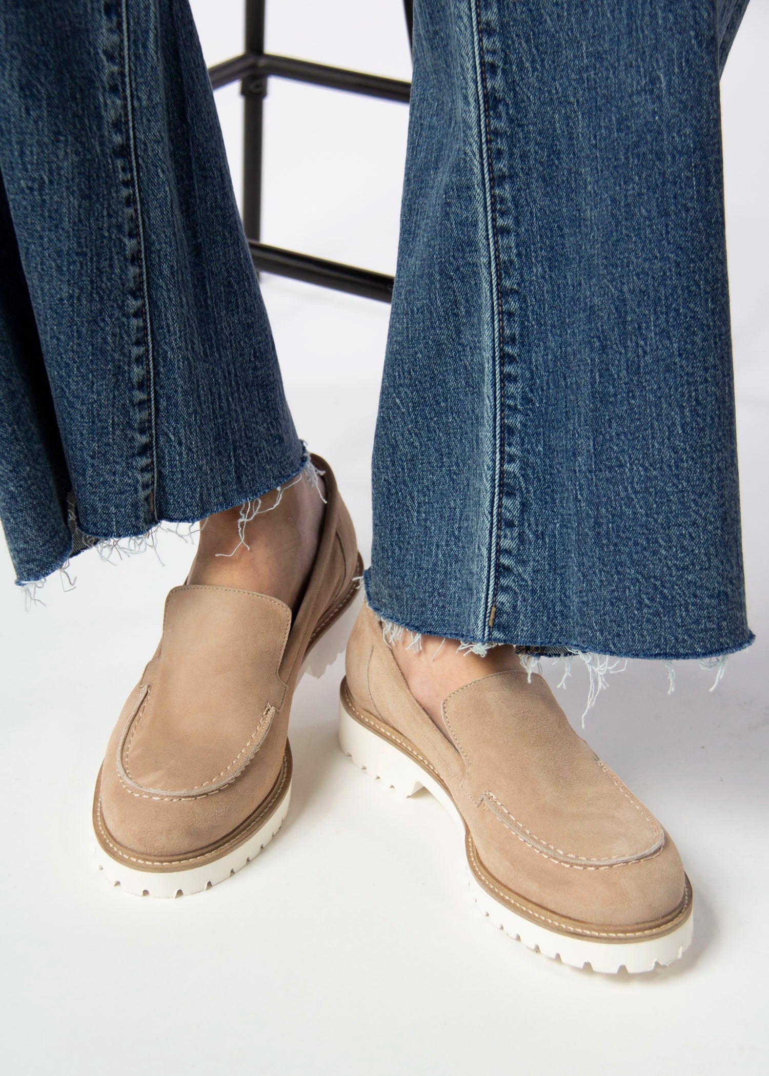 swatch_Camel Suede l'idea suede loafer