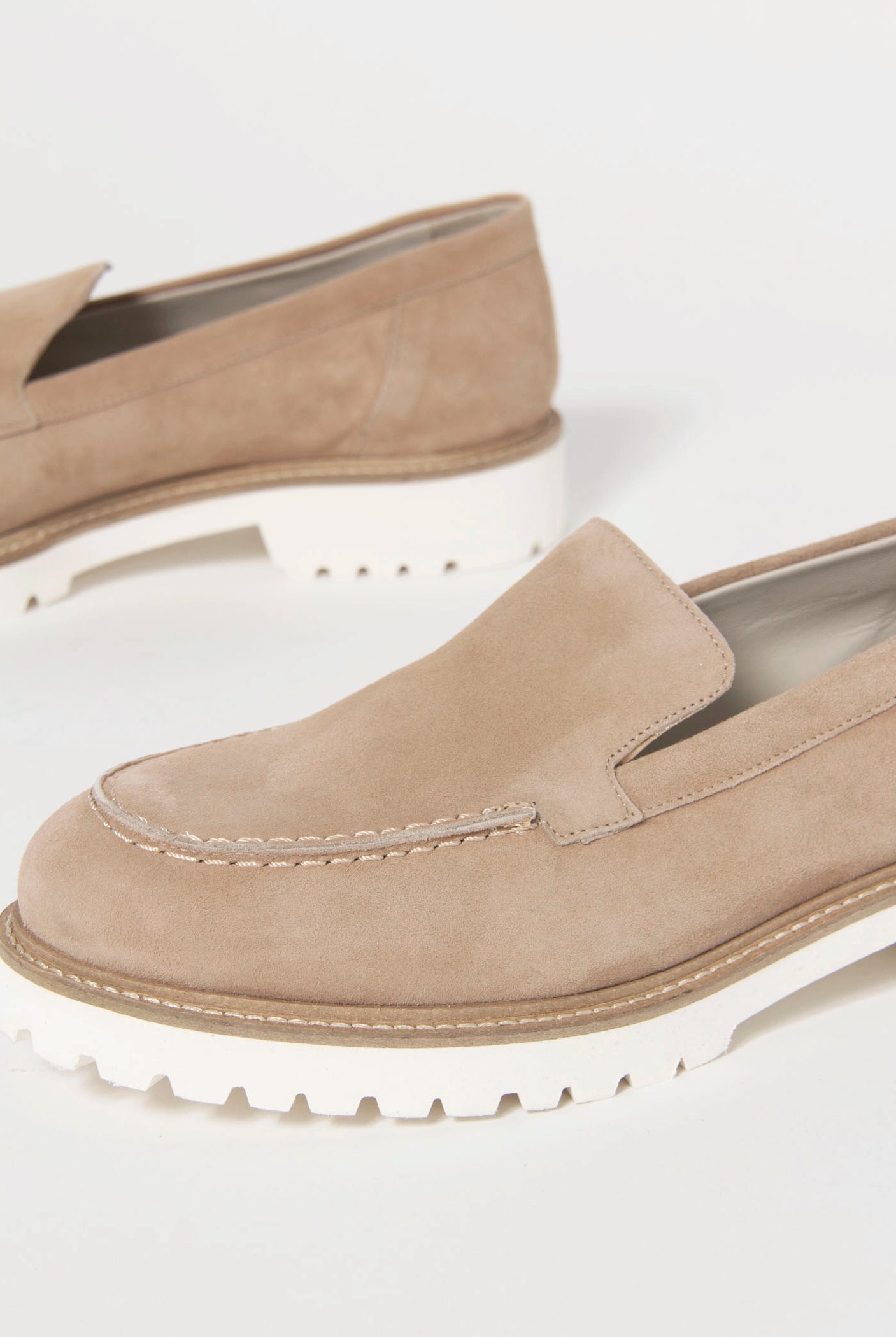 swatch_Camel Suede l'idea suede loafer