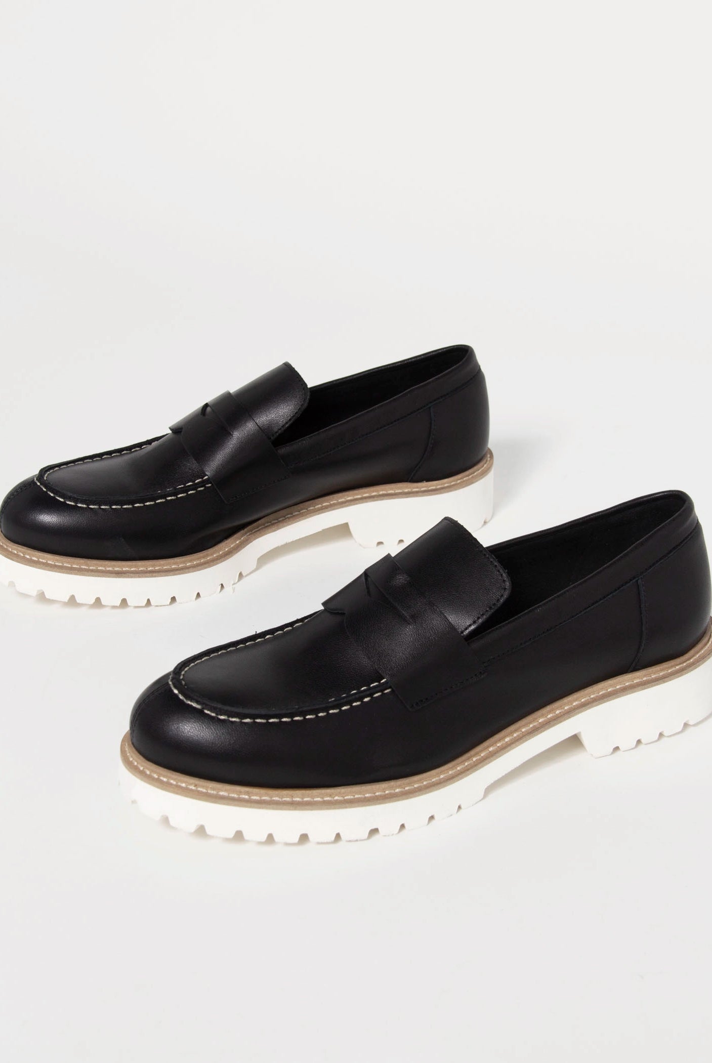 swatch_Black Leather l'idea classic penny loafer