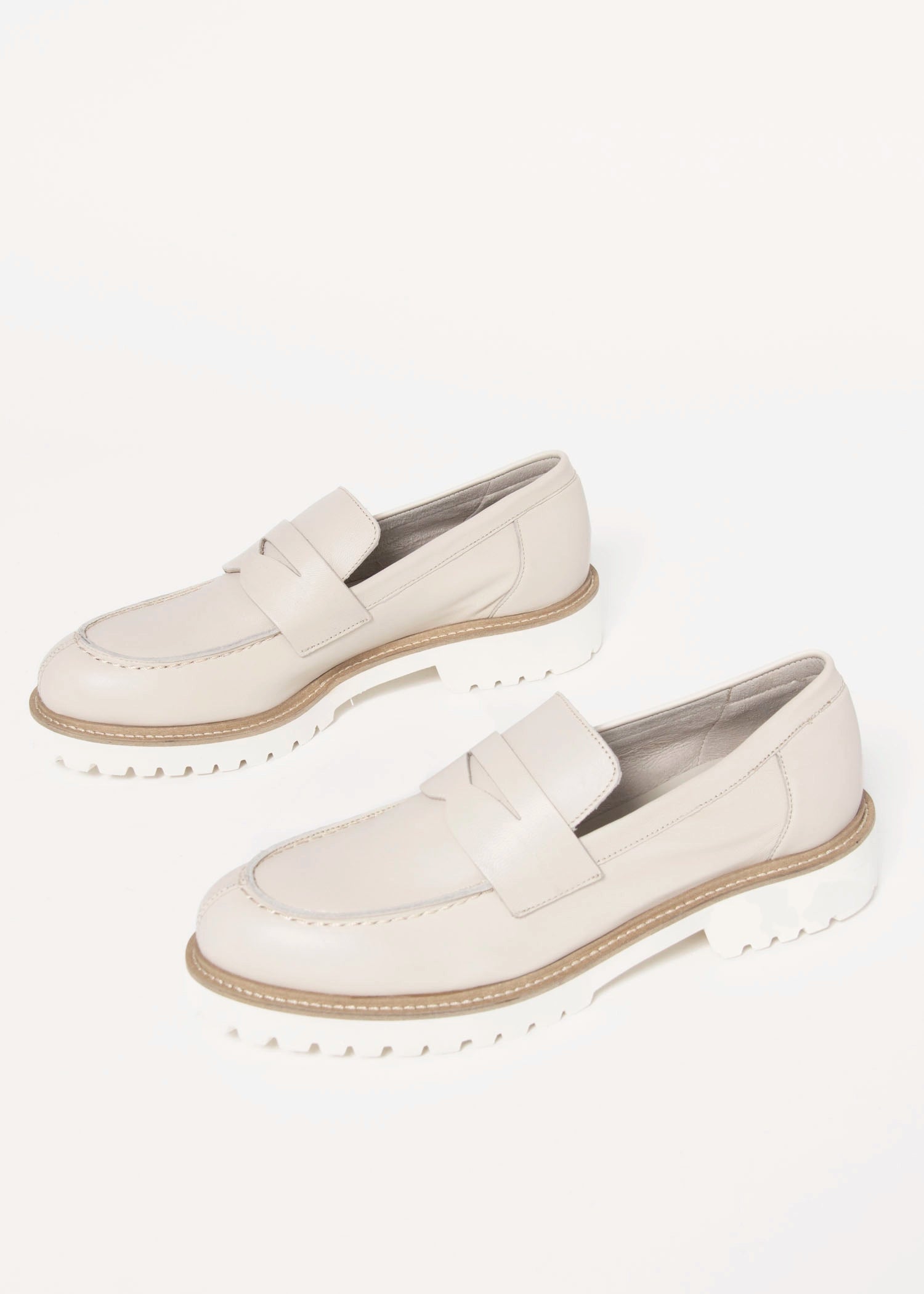 swatch_Ecru Leather l'idea classic penny loafer