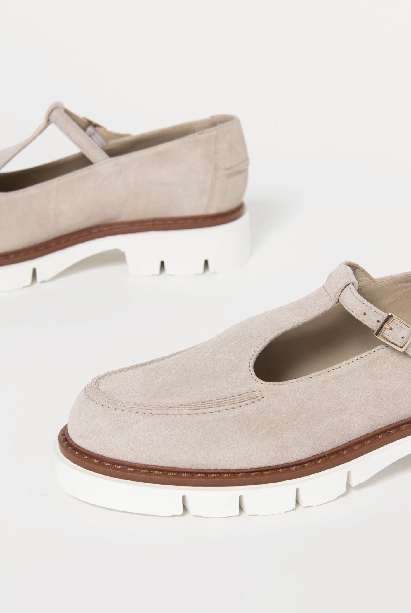 swatch_Taupe Suede l'idea olga mary jane