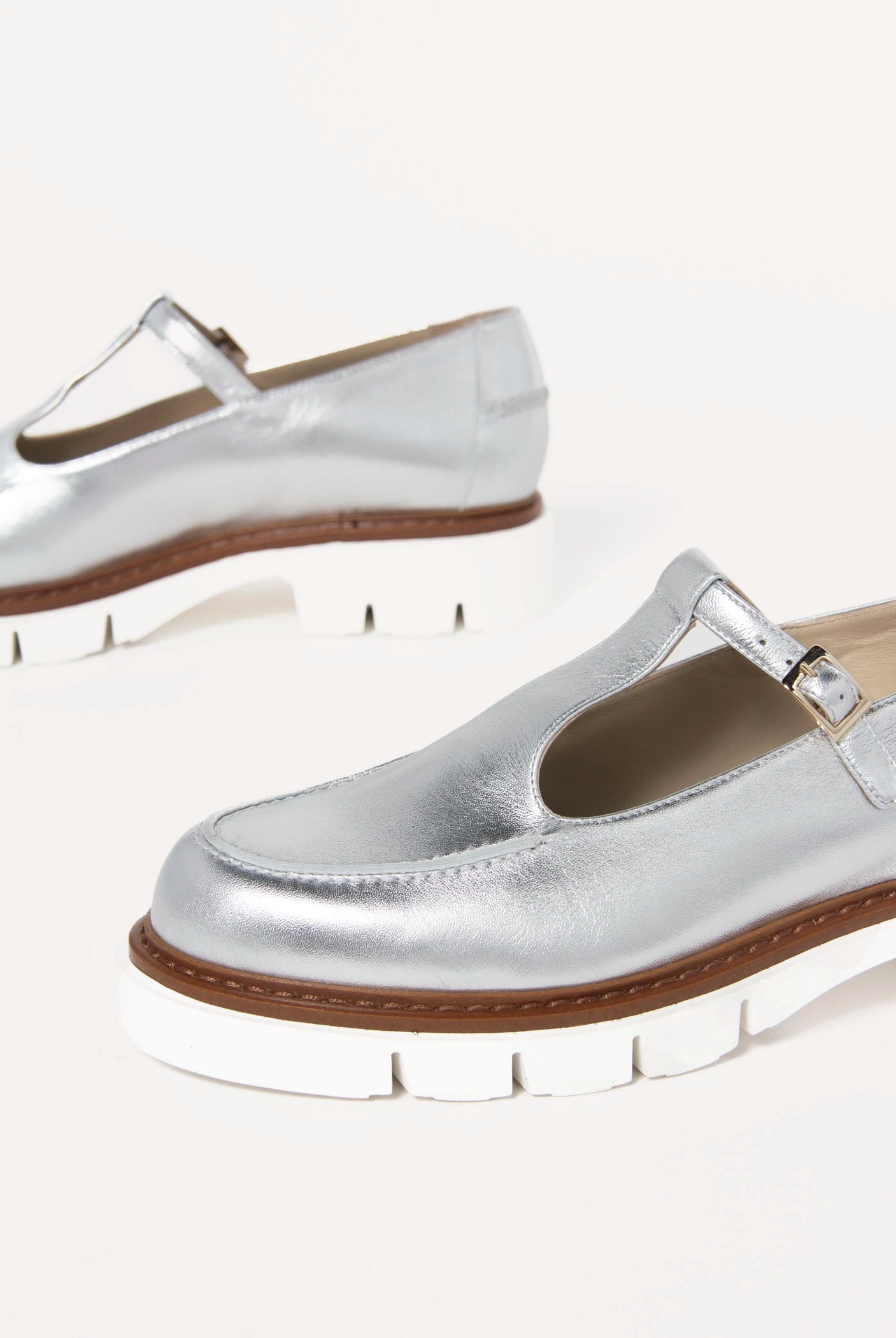 swatch_Silver Leather l'idea olga mary jane